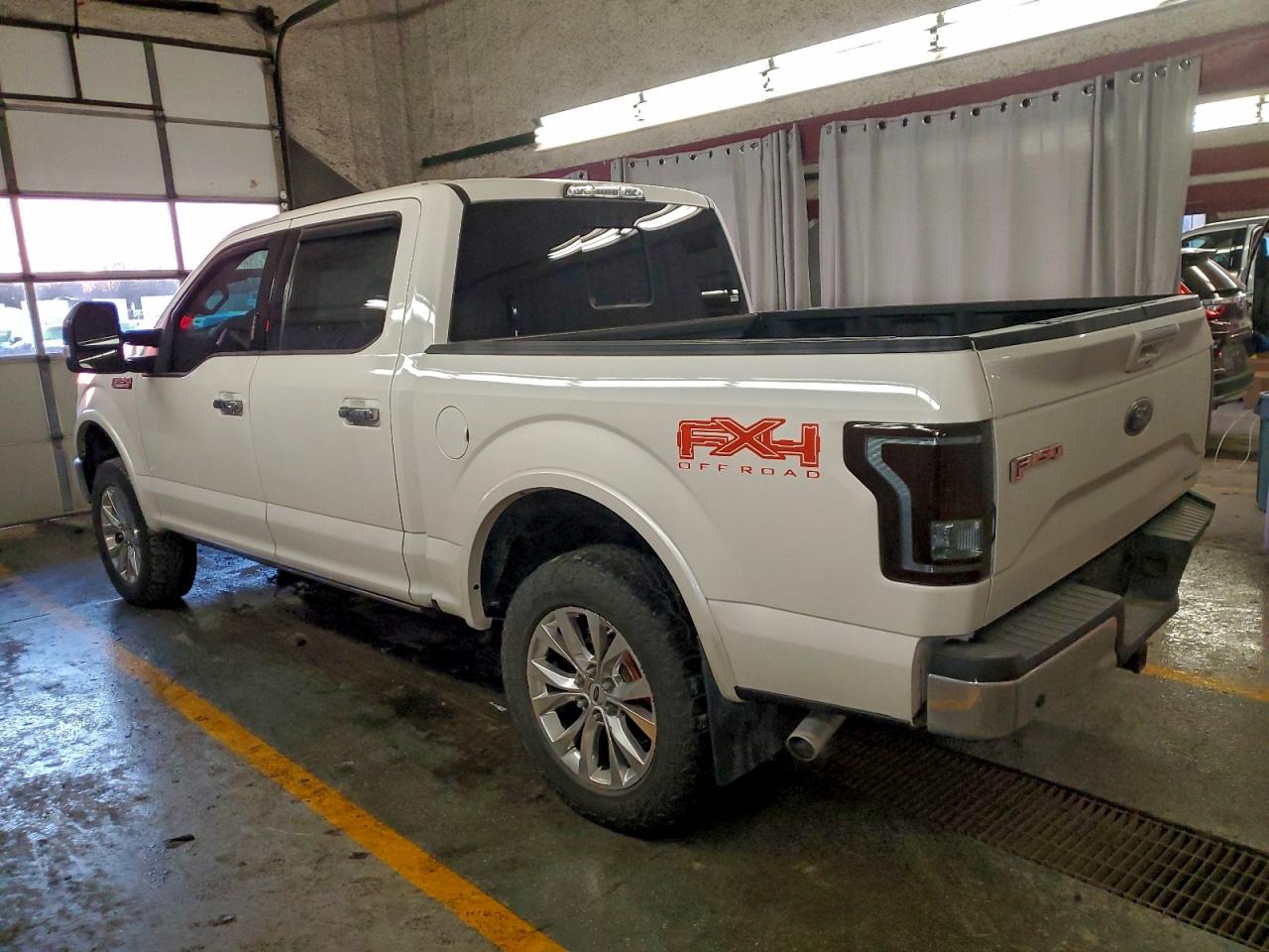 2015 FORD F150 SUPERCREW photo 2