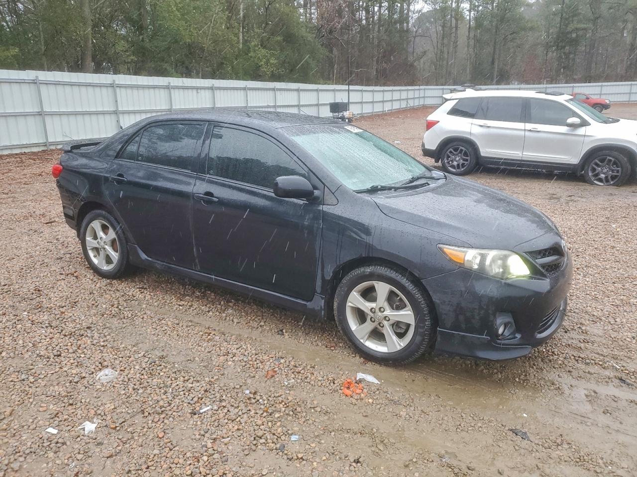 2013 TOYOTA COROLLA BASE photo 4