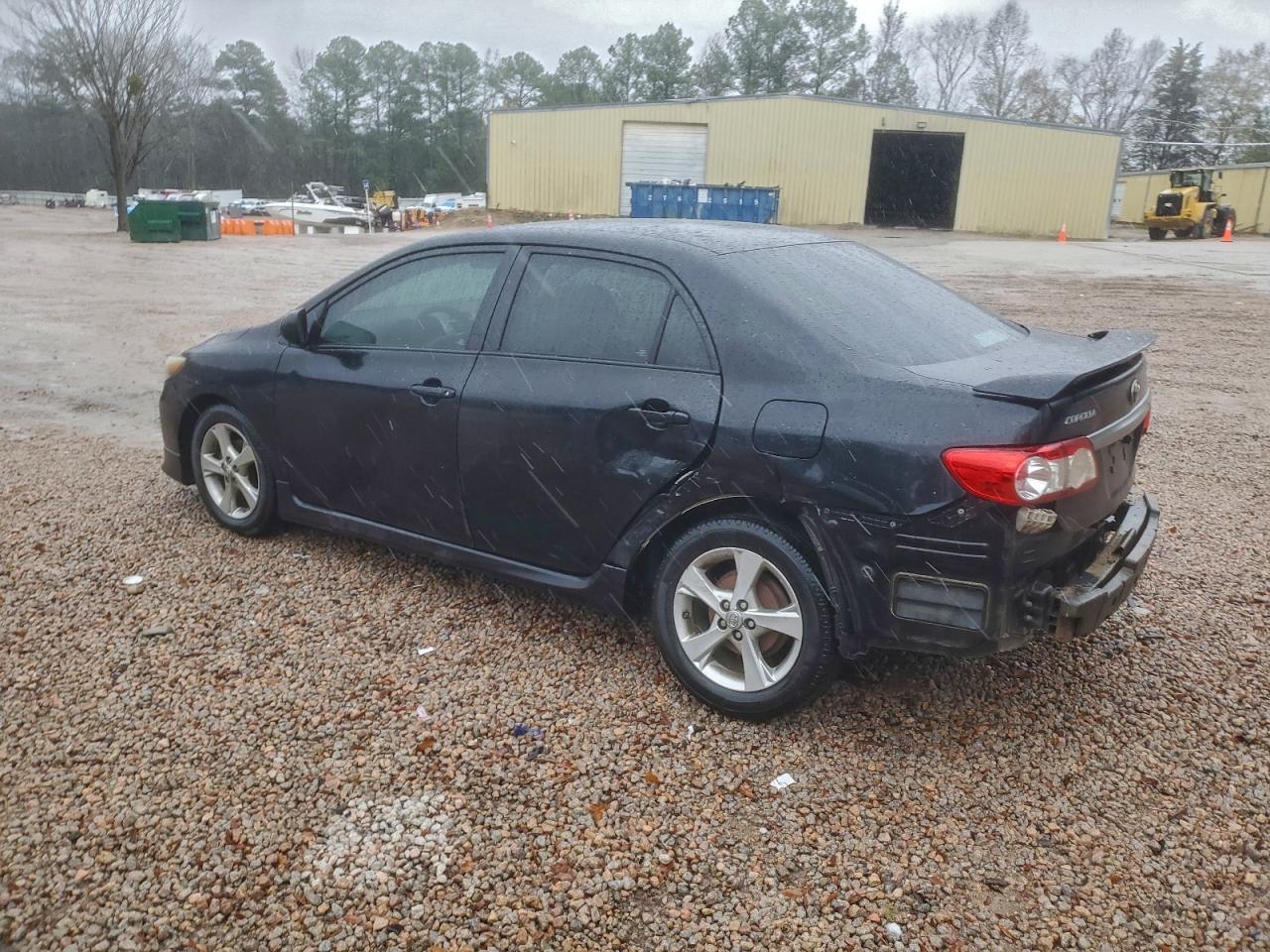 2013 TOYOTA COROLLA BASE photo 2
