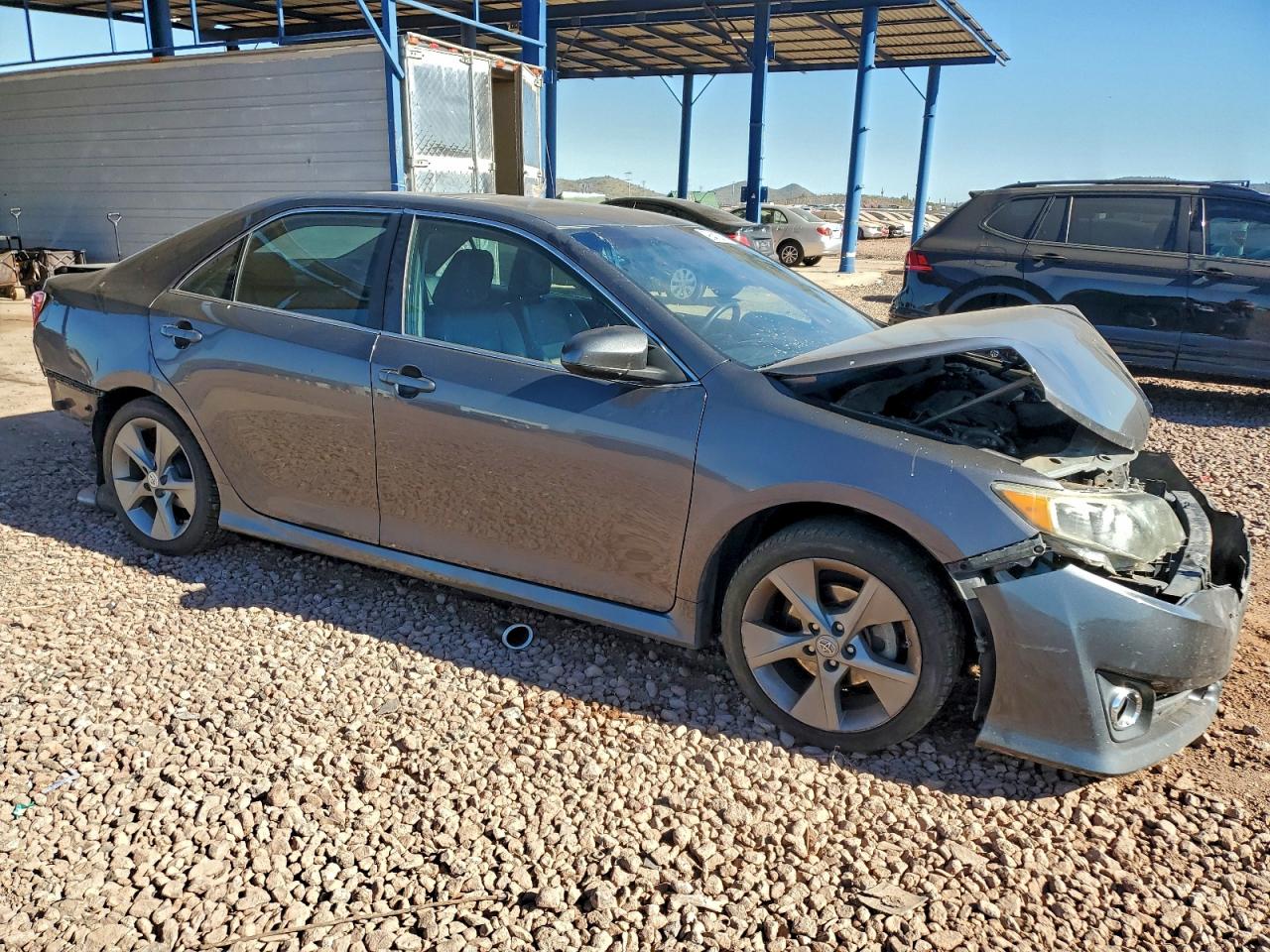 2014 TOYOTA CAMRY L photo 4