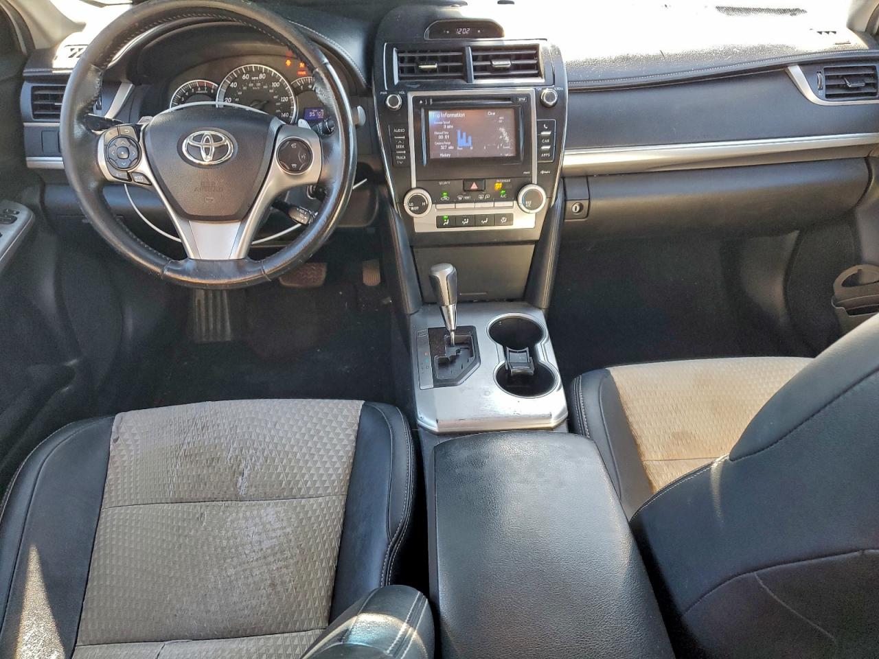 2014 TOYOTA CAMRY L photo 8