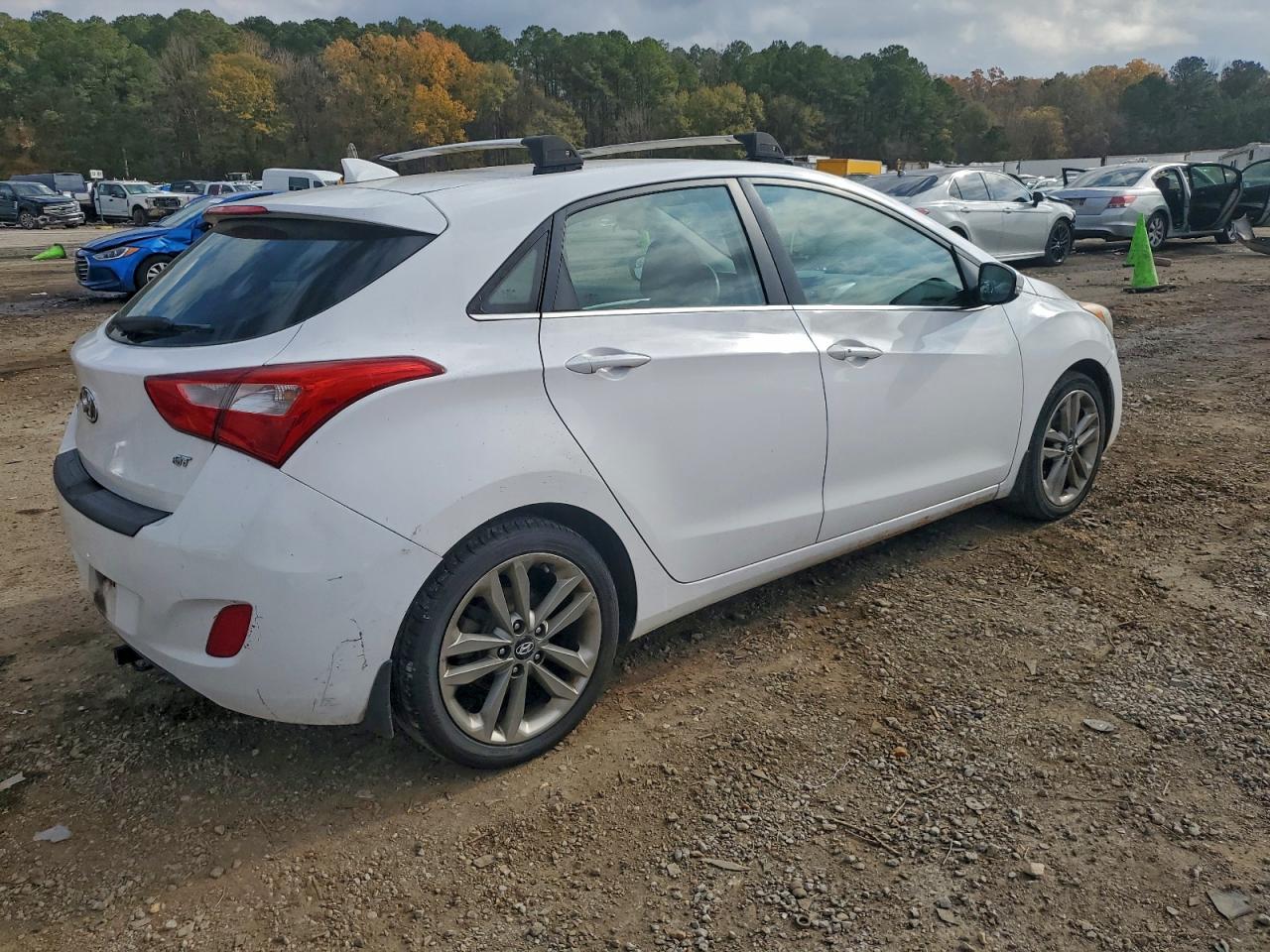 2016 HYUNDAI ELANTRA GT photo 3