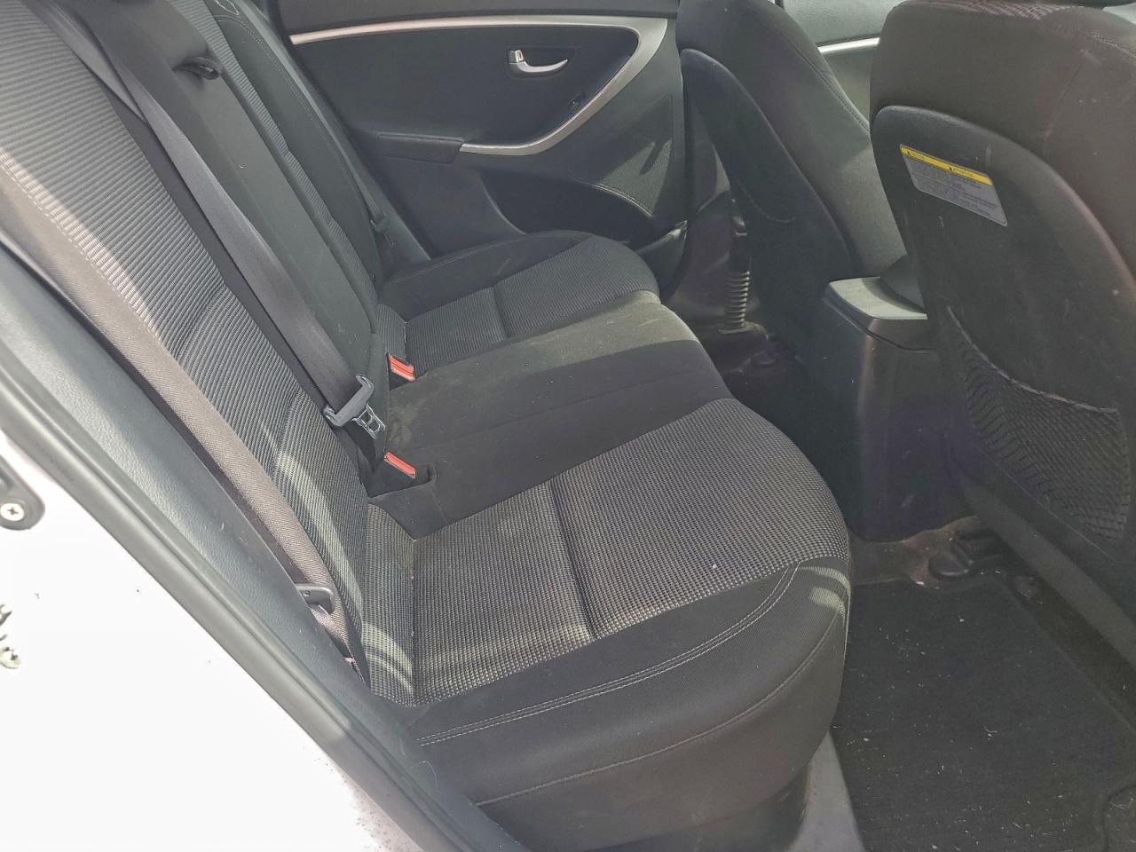 2016 HYUNDAI ELANTRA GT photo 10