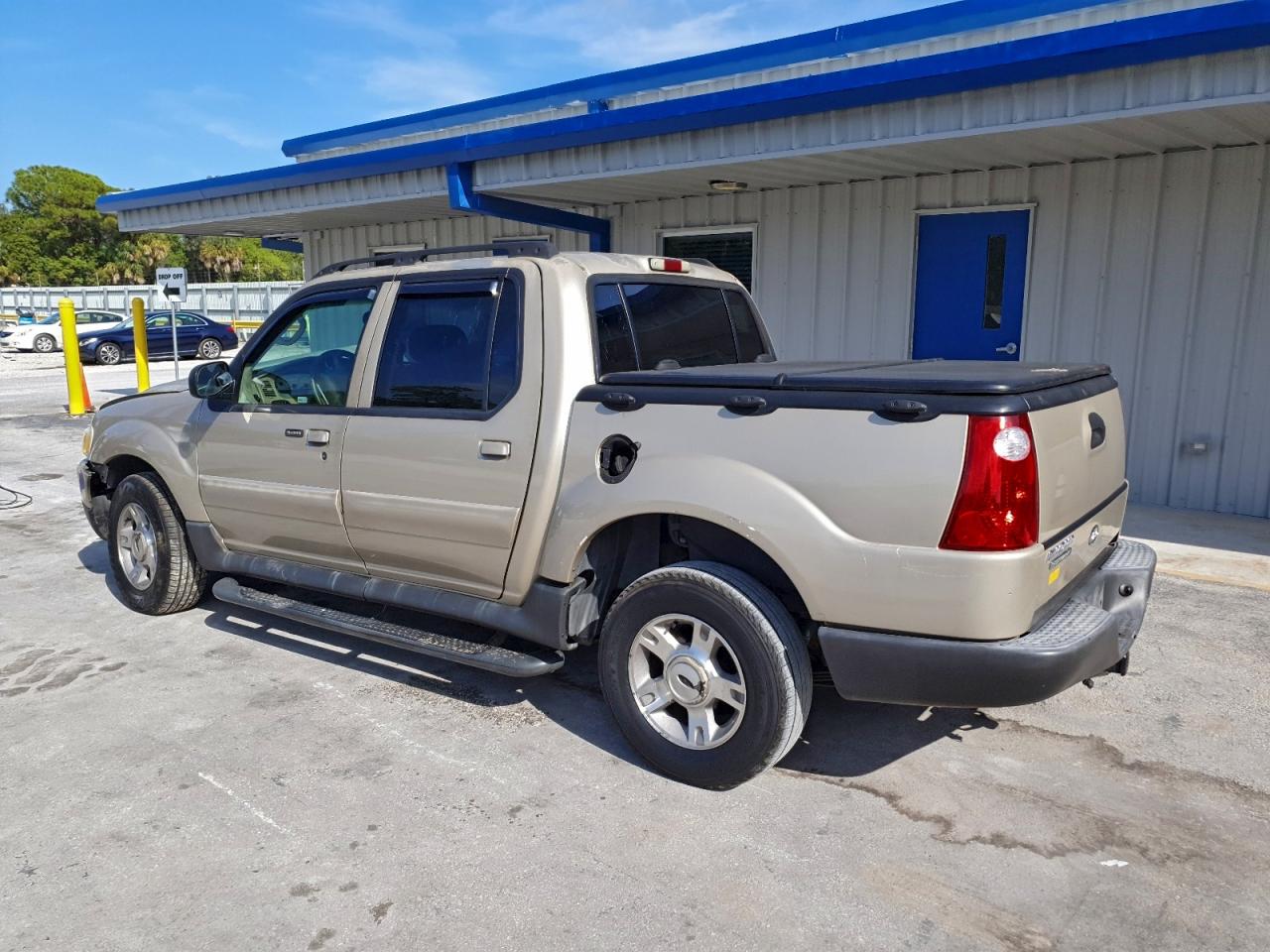 2004 FORD EXPLORER SPORT TRAC photo 2