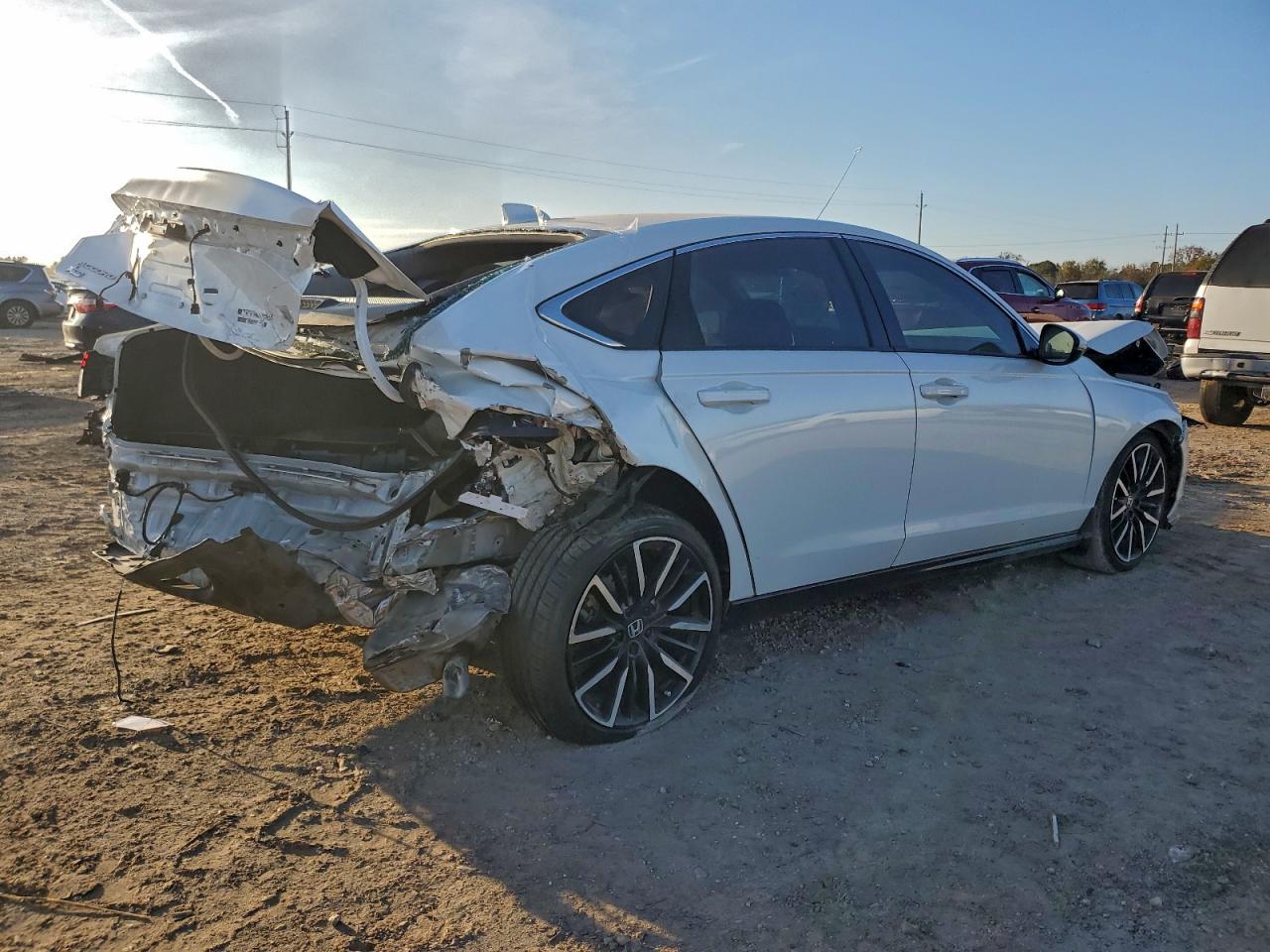 2024 HONDA ACCORD TOURING HYBRID photo 3