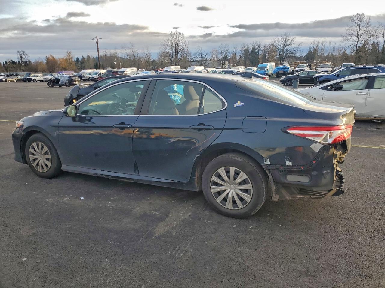 2019 TOYOTA CAMRY L photo 2