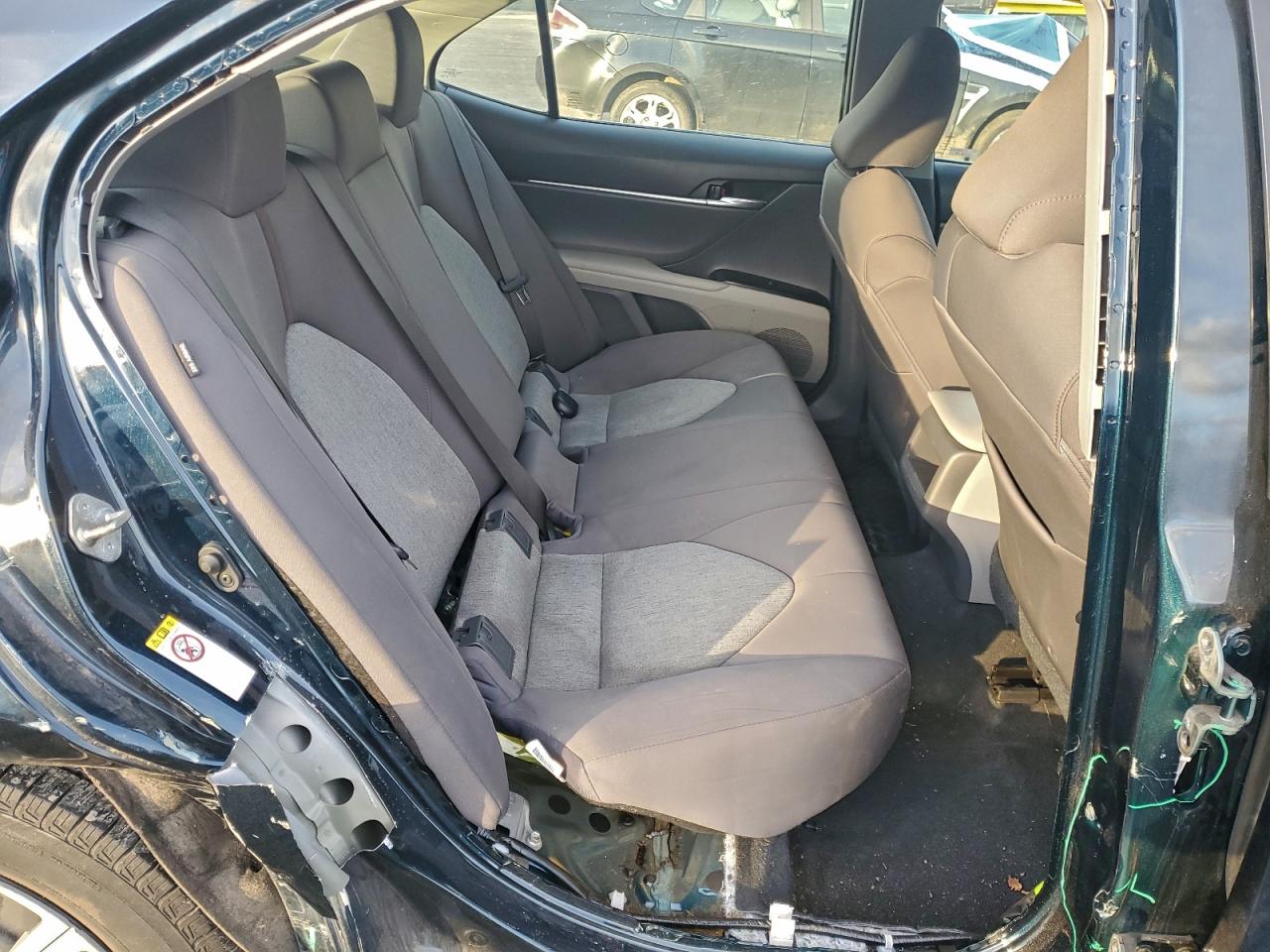 2019 TOYOTA CAMRY L photo 10