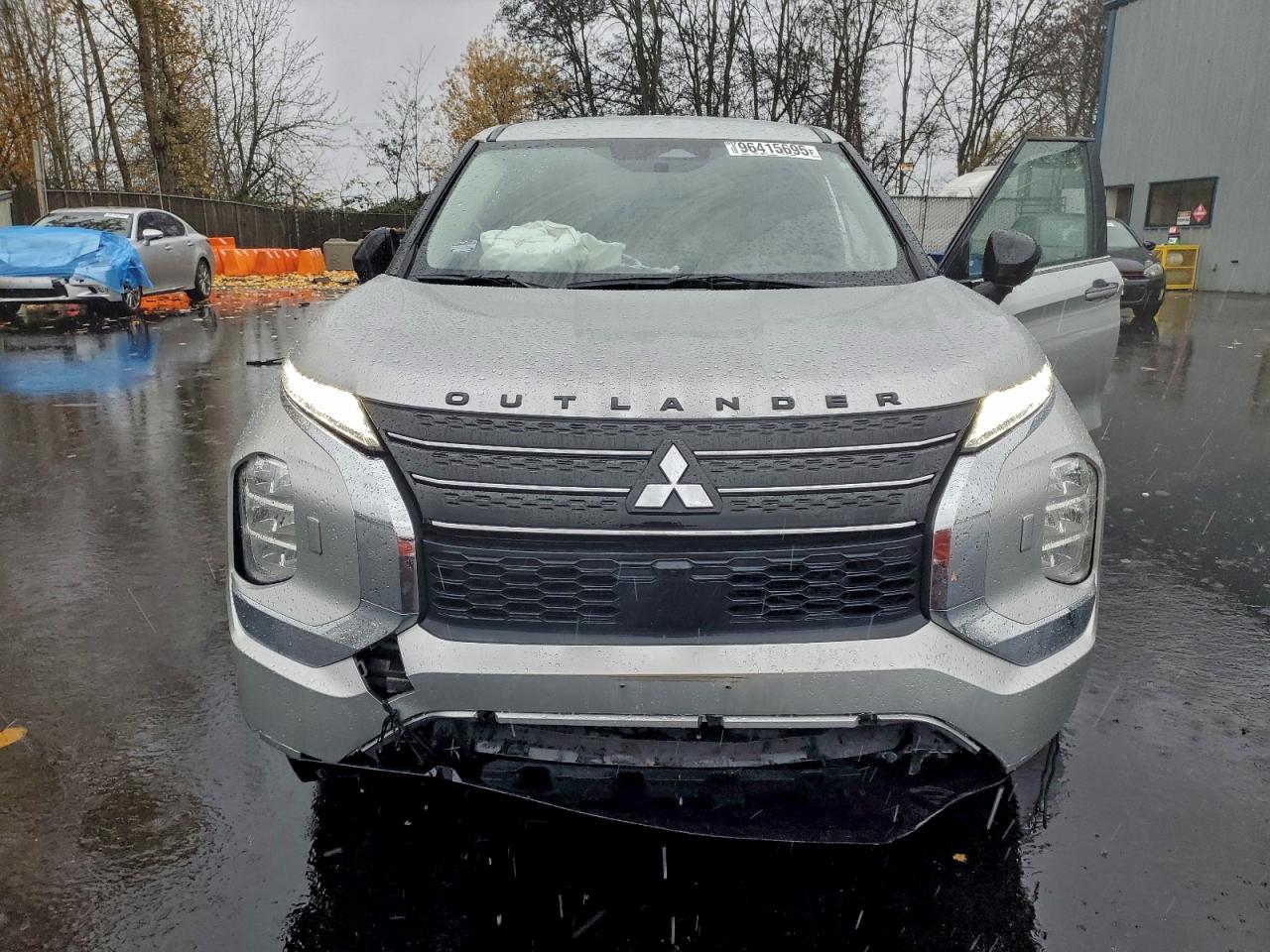 2024 MITSUBISHI OUTLANDER ES photo 5