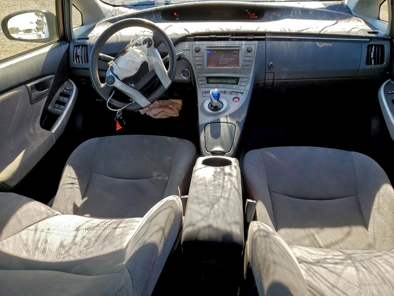 2014 TOYOTA PRIUS photo 8