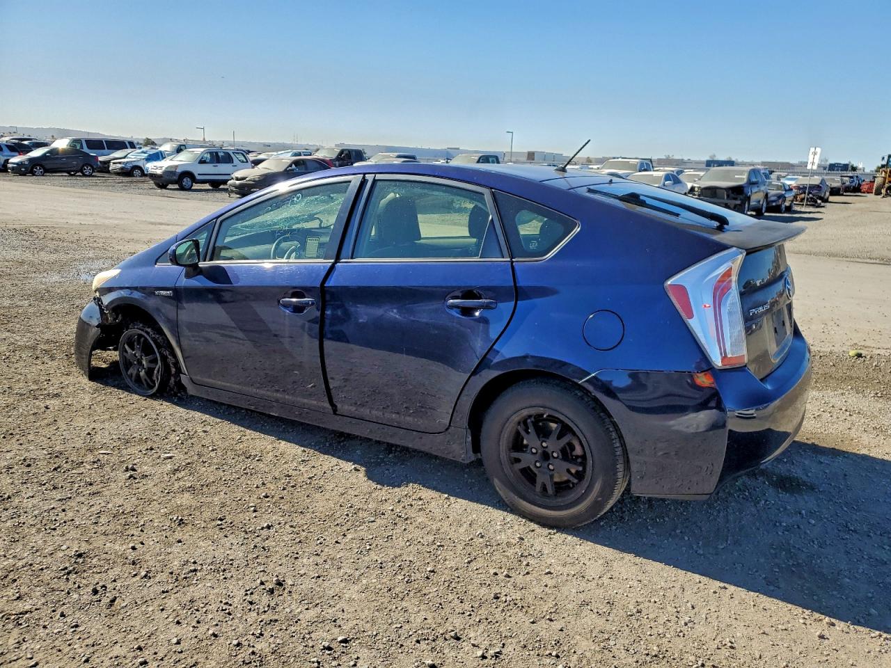 2014 TOYOTA PRIUS photo 2