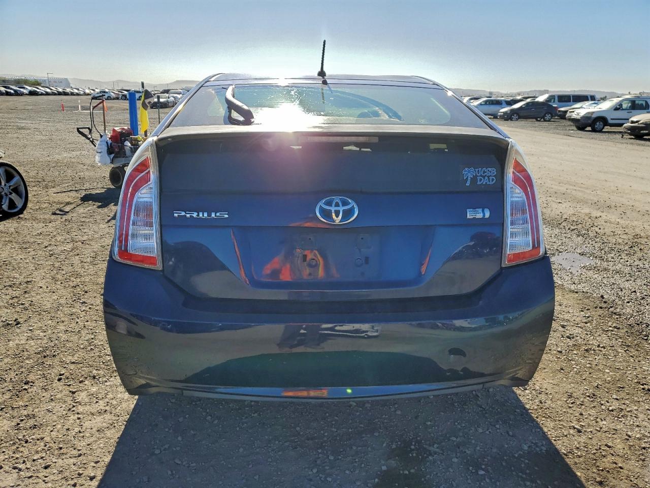 2014 TOYOTA PRIUS photo 6