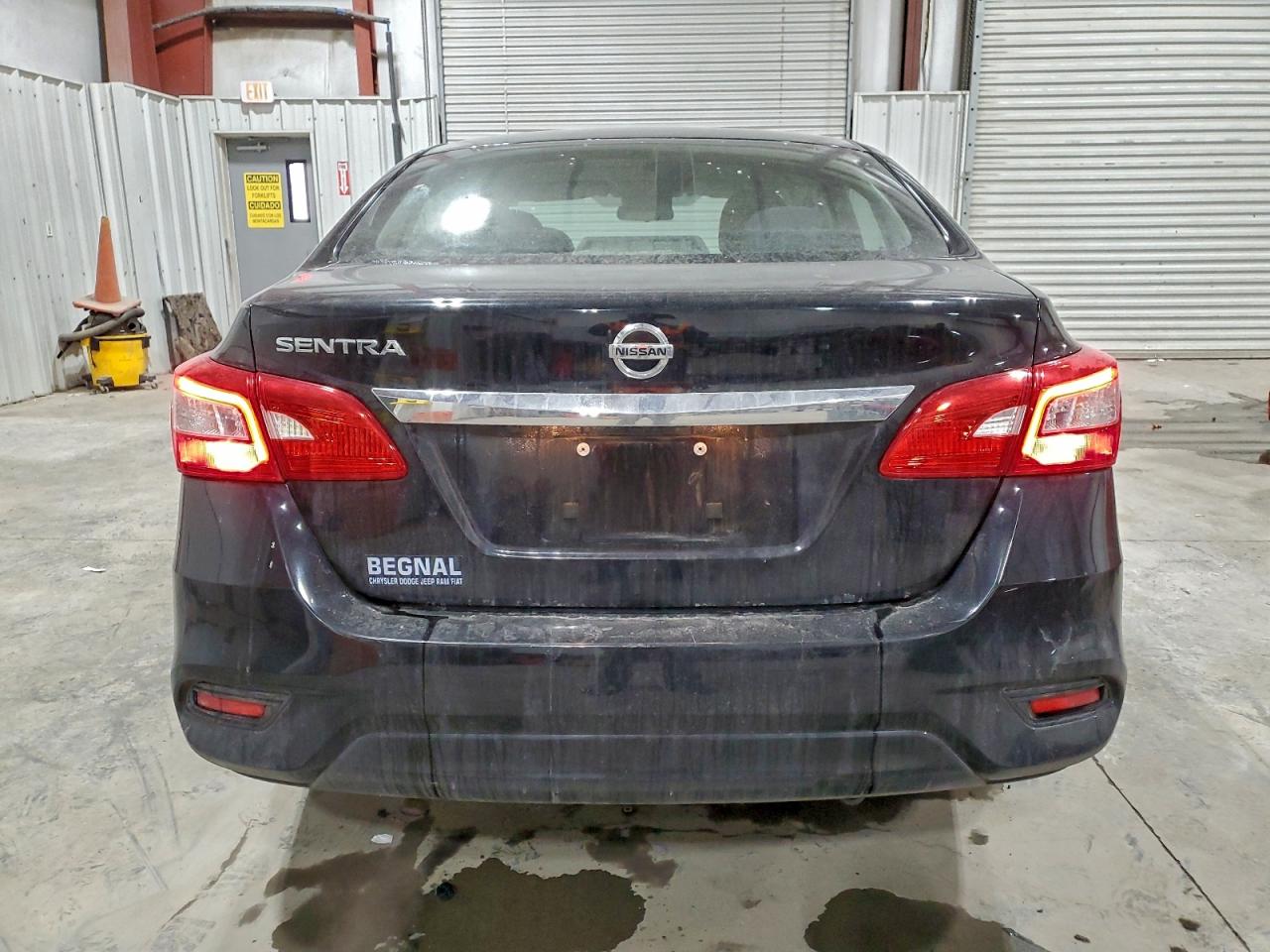 2018 NISSAN SENTRA S photo 6
