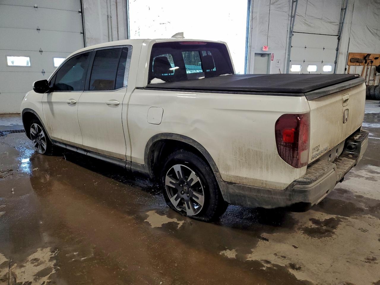 2019 HONDA RIDGELINE RTL photo 2