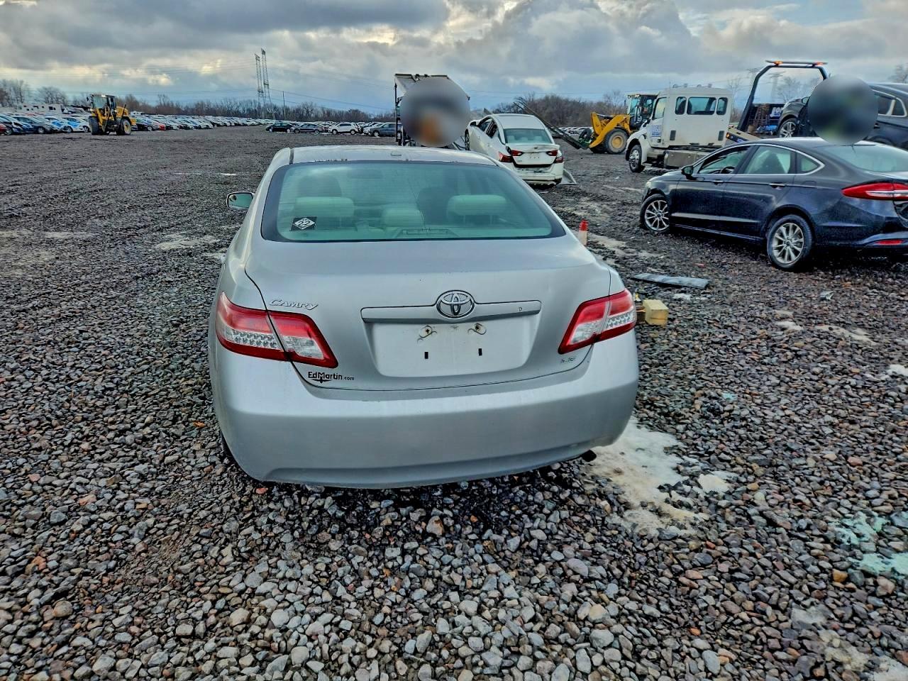2010 TOYOTA CAMRY BASE photo 6