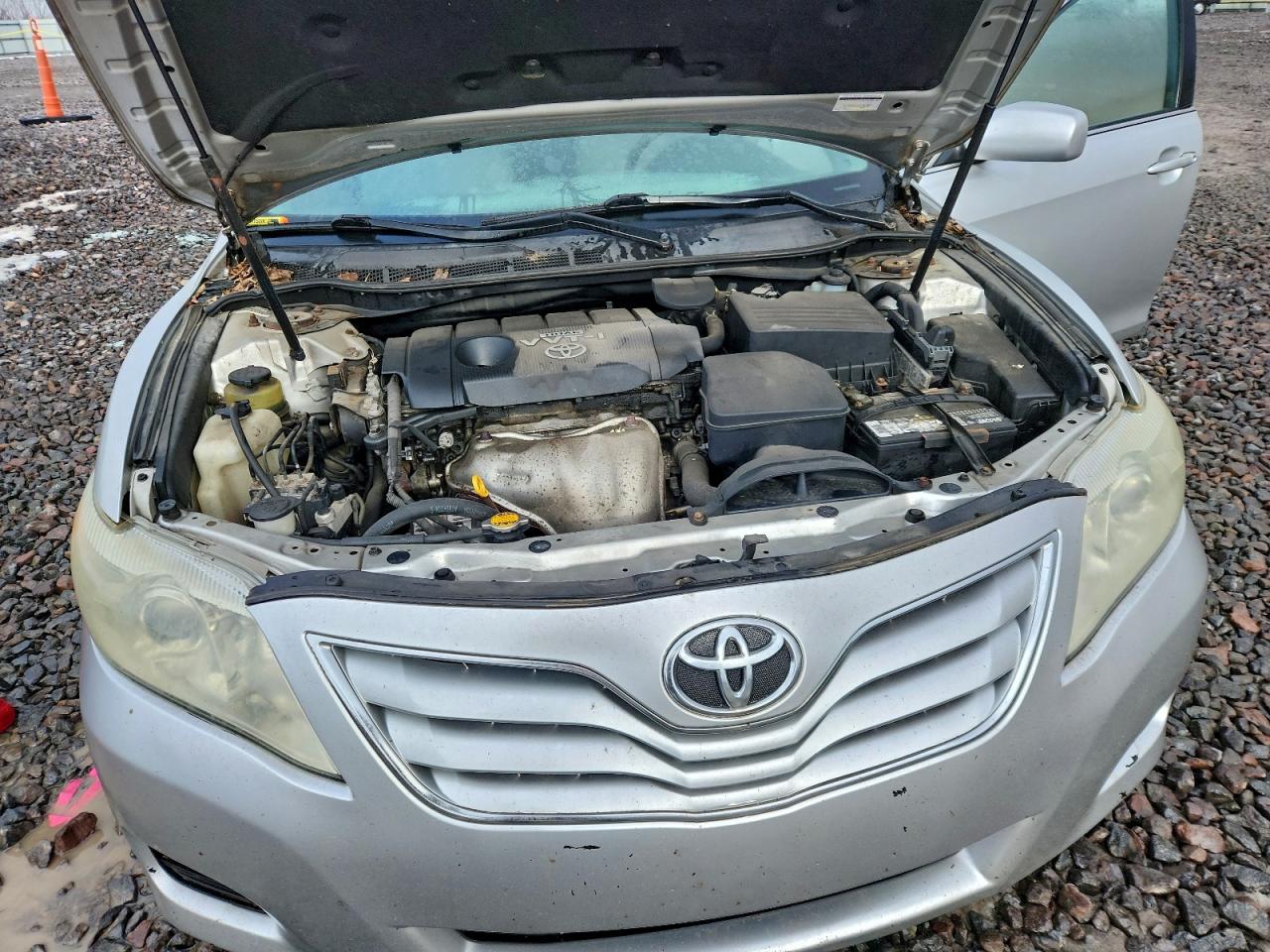 2010 TOYOTA CAMRY BASE photo 11