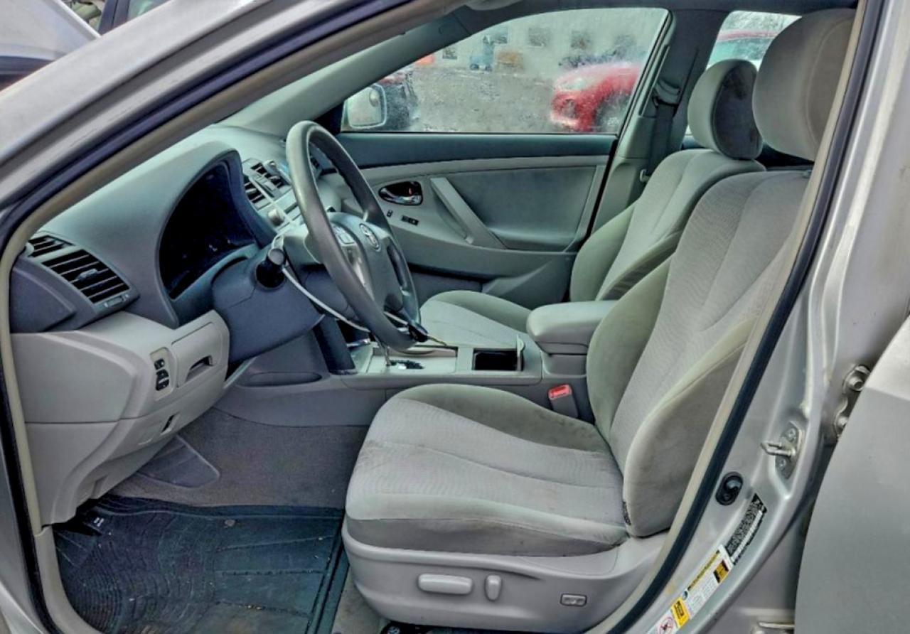 2010 TOYOTA CAMRY BASE photo 7