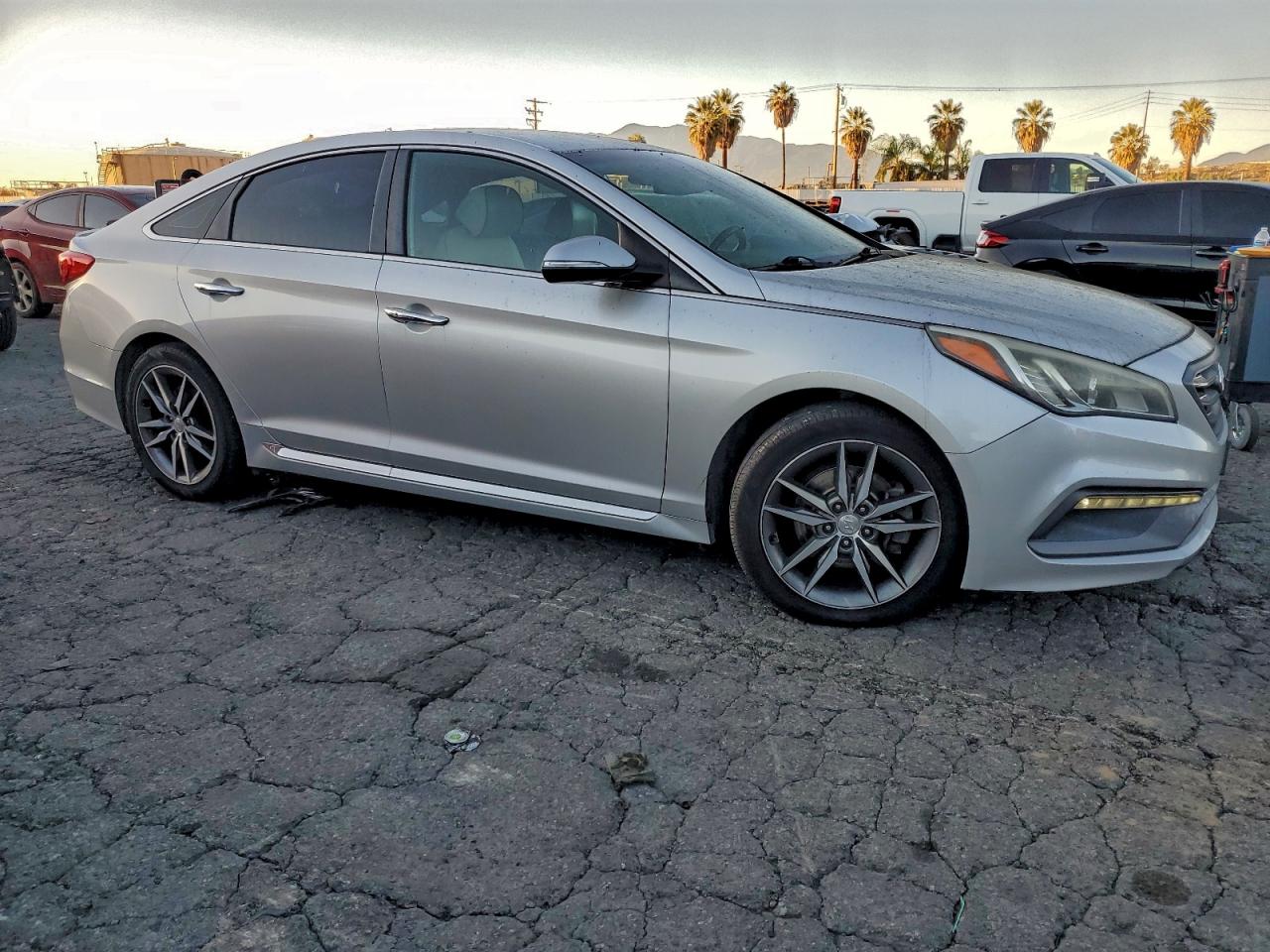 2015 HYUNDAI SONATA SPORT photo 4