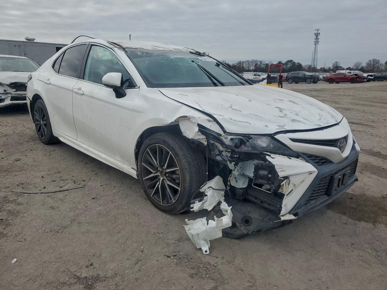 2021 TOYOTA CAMRY SE photo 4
