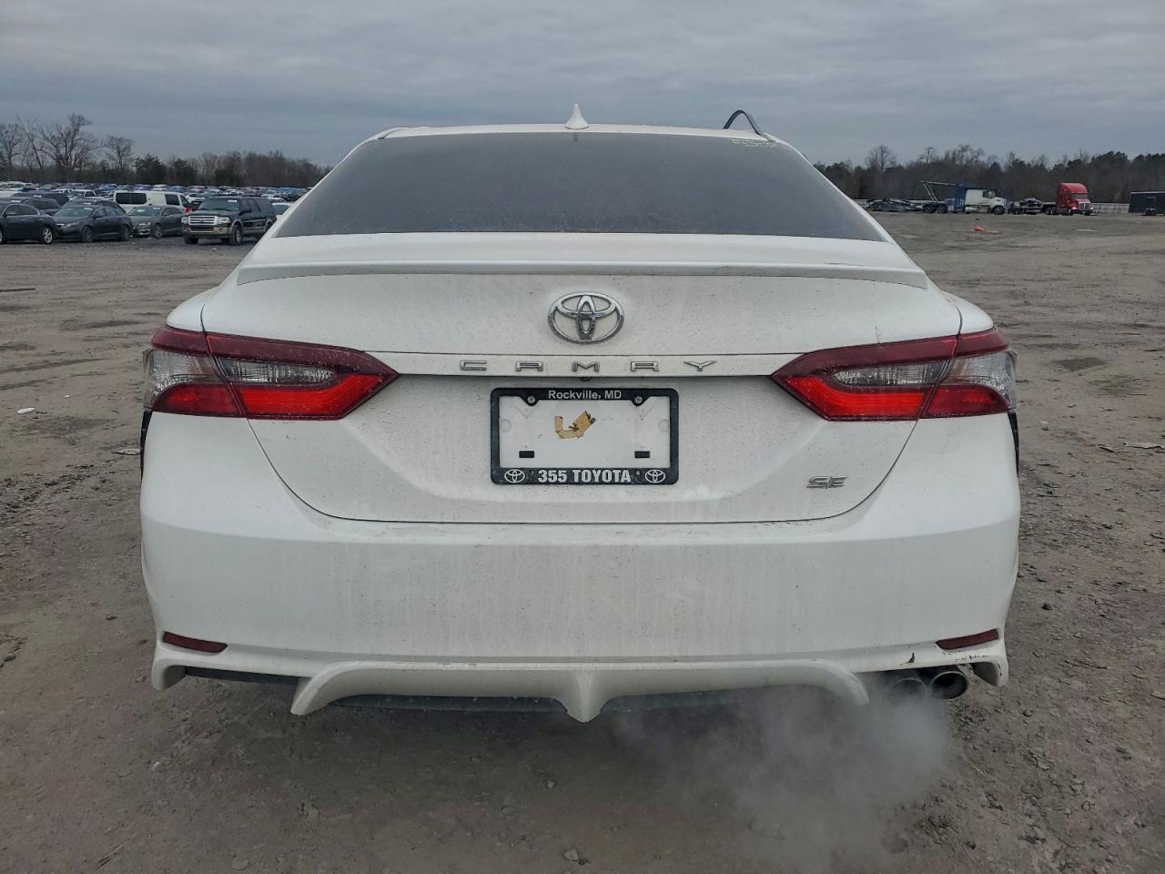 2021 TOYOTA CAMRY SE photo 6