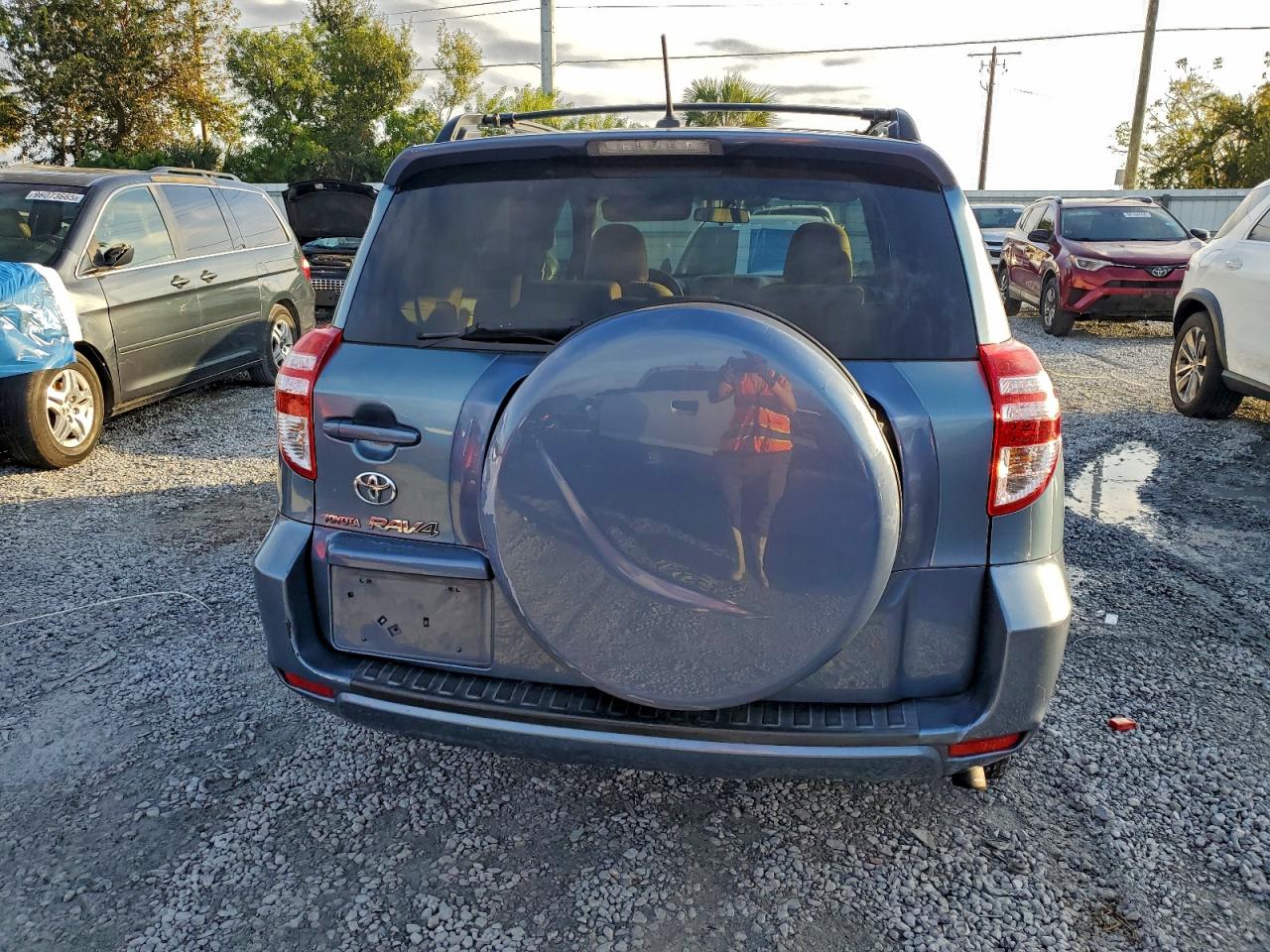 2010 TOYOTA RAV4 photo 6