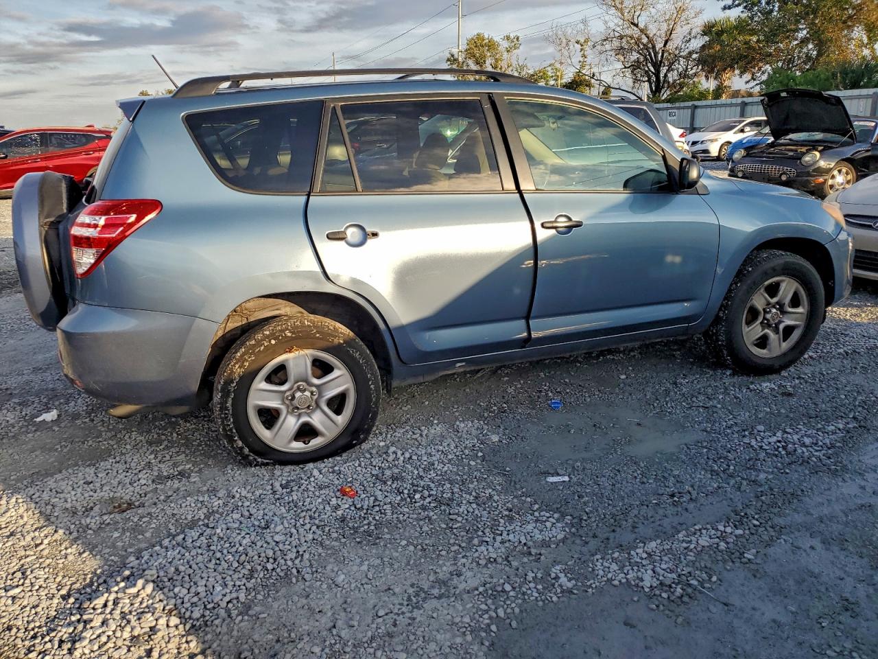 2010 TOYOTA RAV4 photo 3