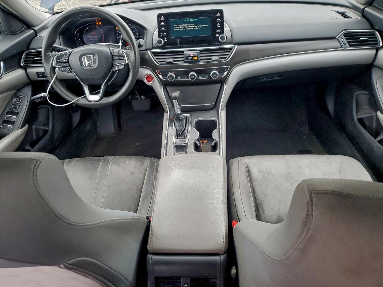2018 HONDA ACCORD EX photo 8