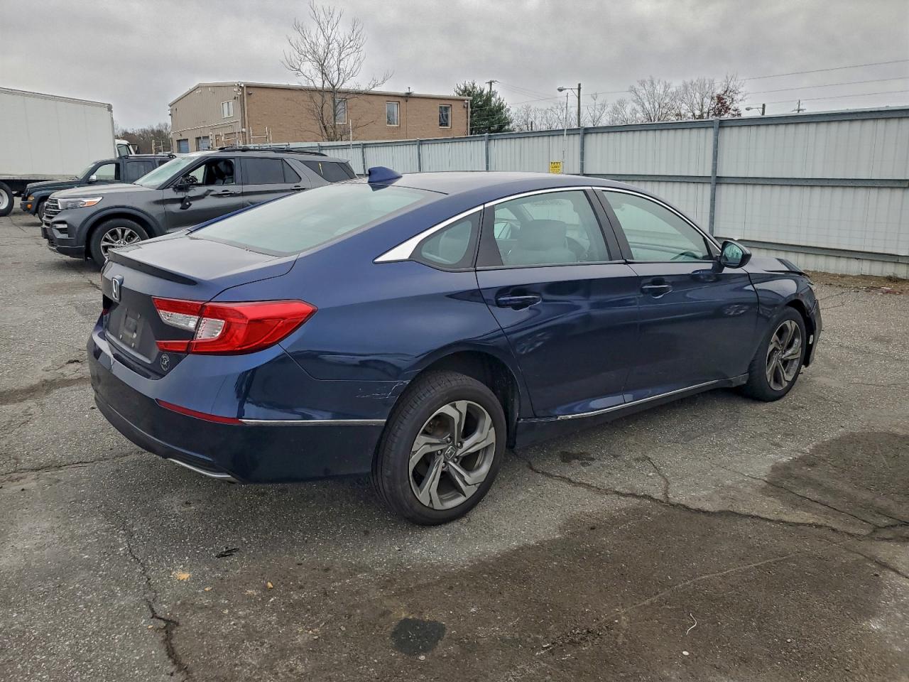 2018 HONDA ACCORD EX photo 3