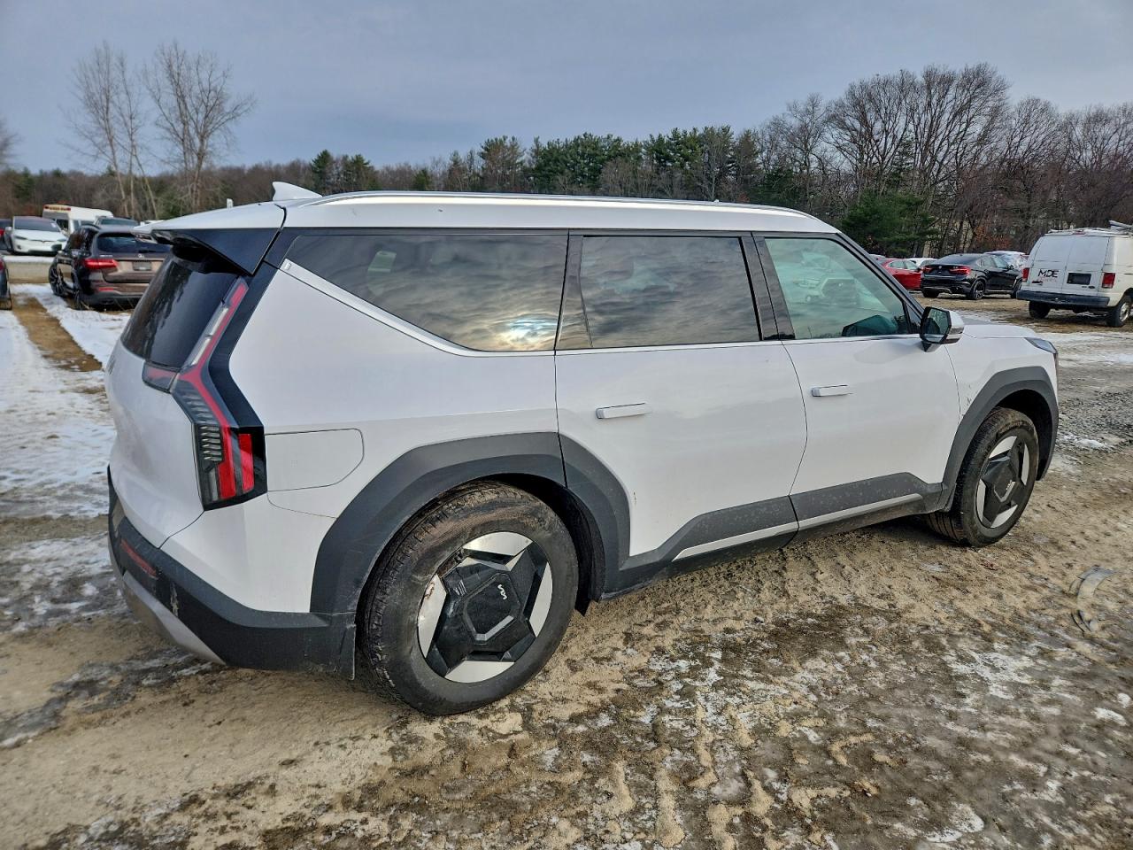 2025 KIA EV9 WIND photo 3