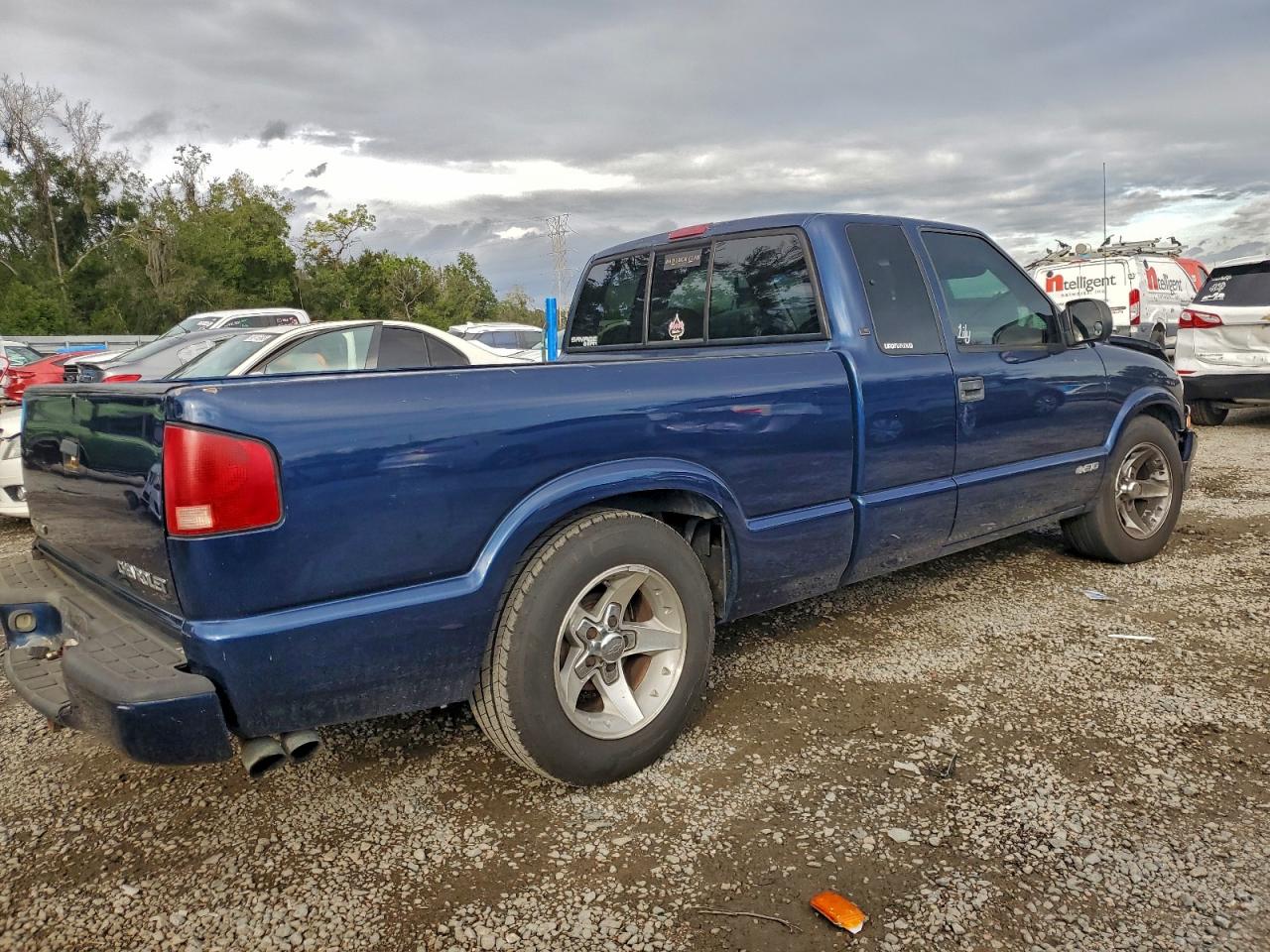2003 CHEVROLET S TRUCK S10 photo 3