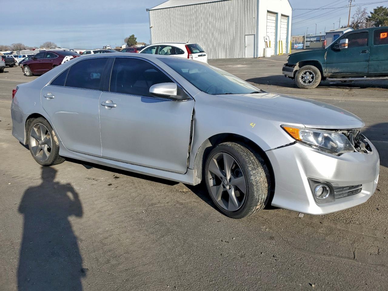 2012 TOYOTA CAMRY SE photo 4