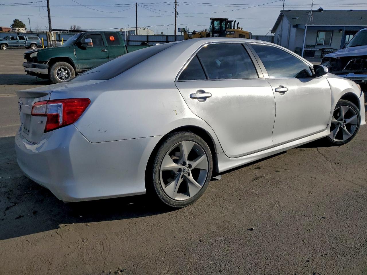2012 TOYOTA CAMRY SE photo 3