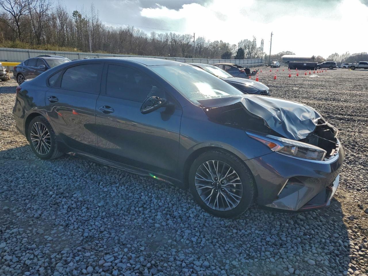 2023 KIA FORTE GT LINE photo 7