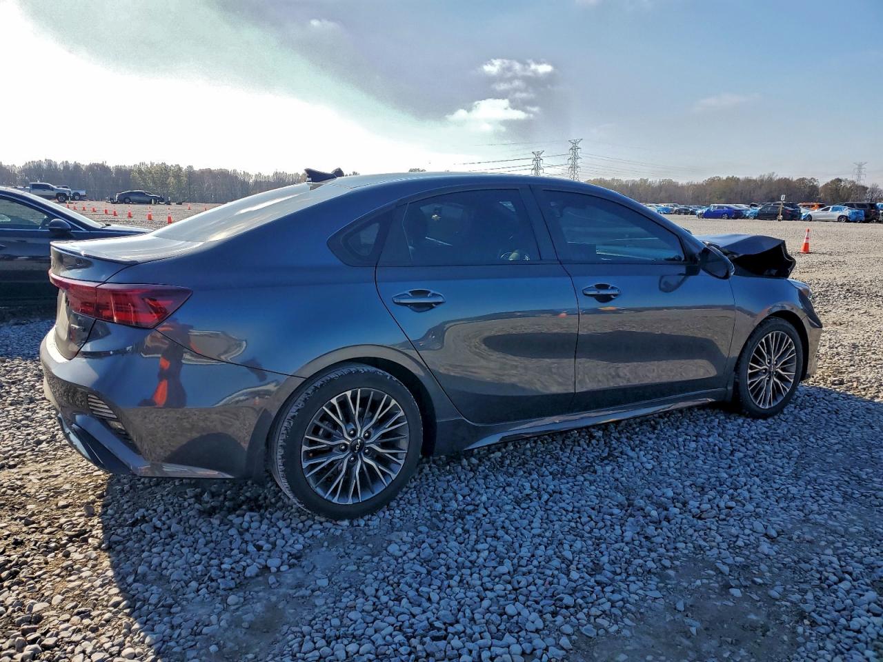 2023 KIA FORTE GT LINE photo 5