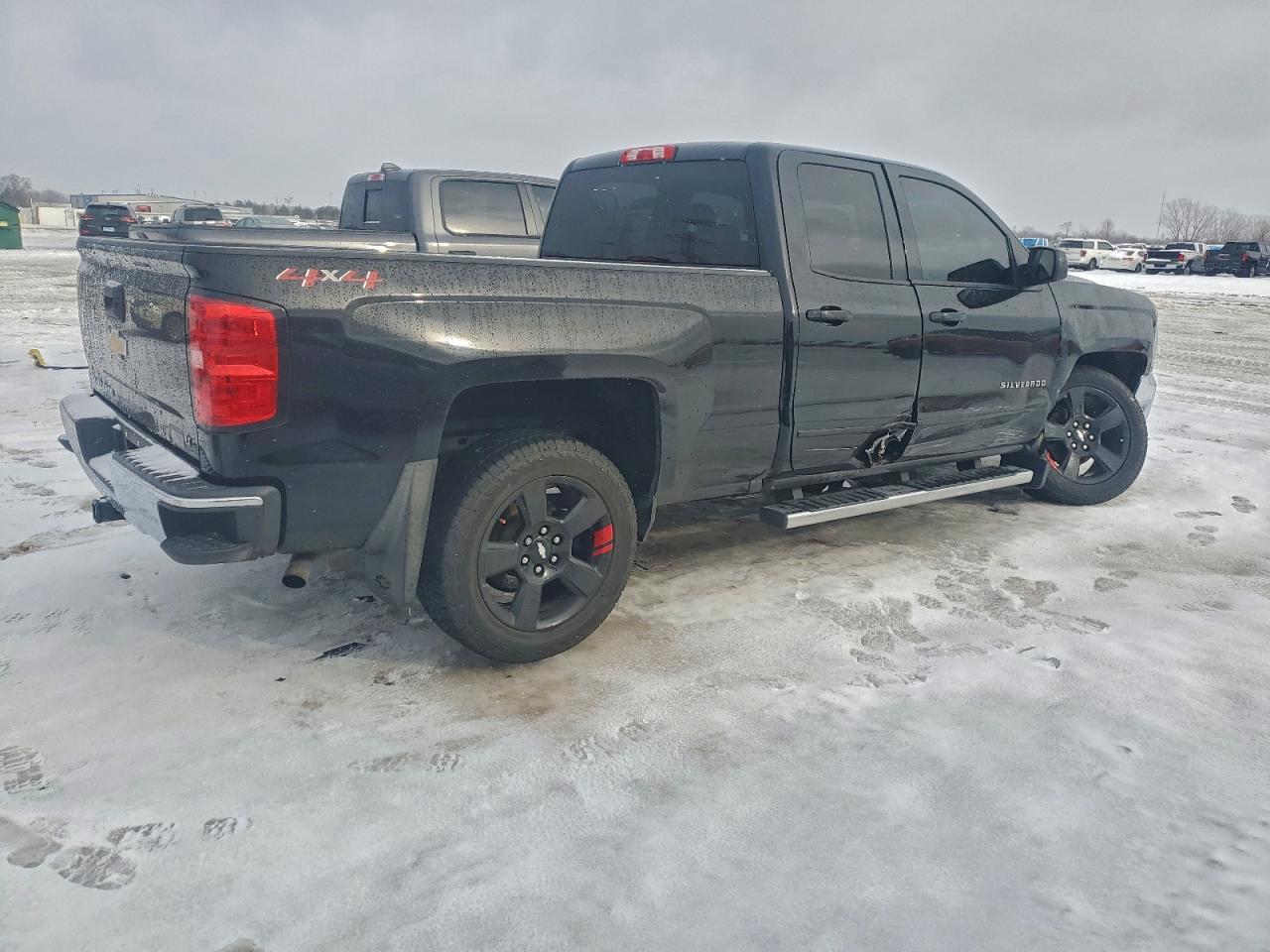 2018 CHEVROLET SILVERADO K1500 LT photo 3