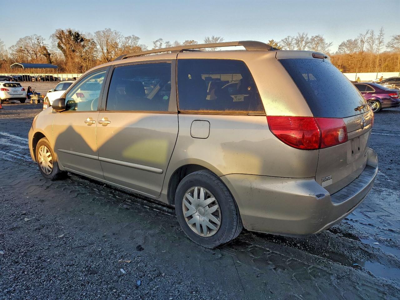 2008 TOYOTA SIENNA CE photo 2