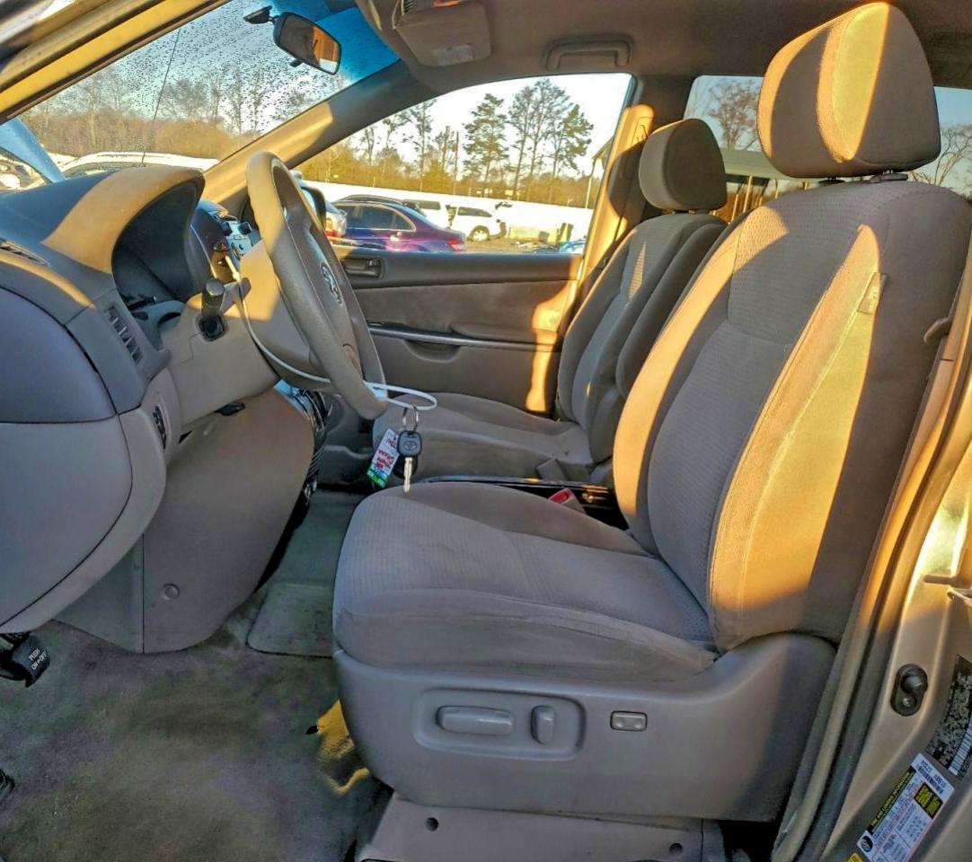2008 TOYOTA SIENNA CE photo 7