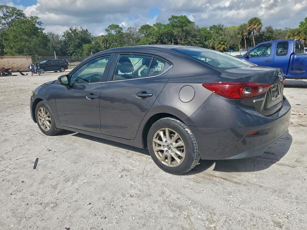 2017 MAZDA 3 SPORT photo 2