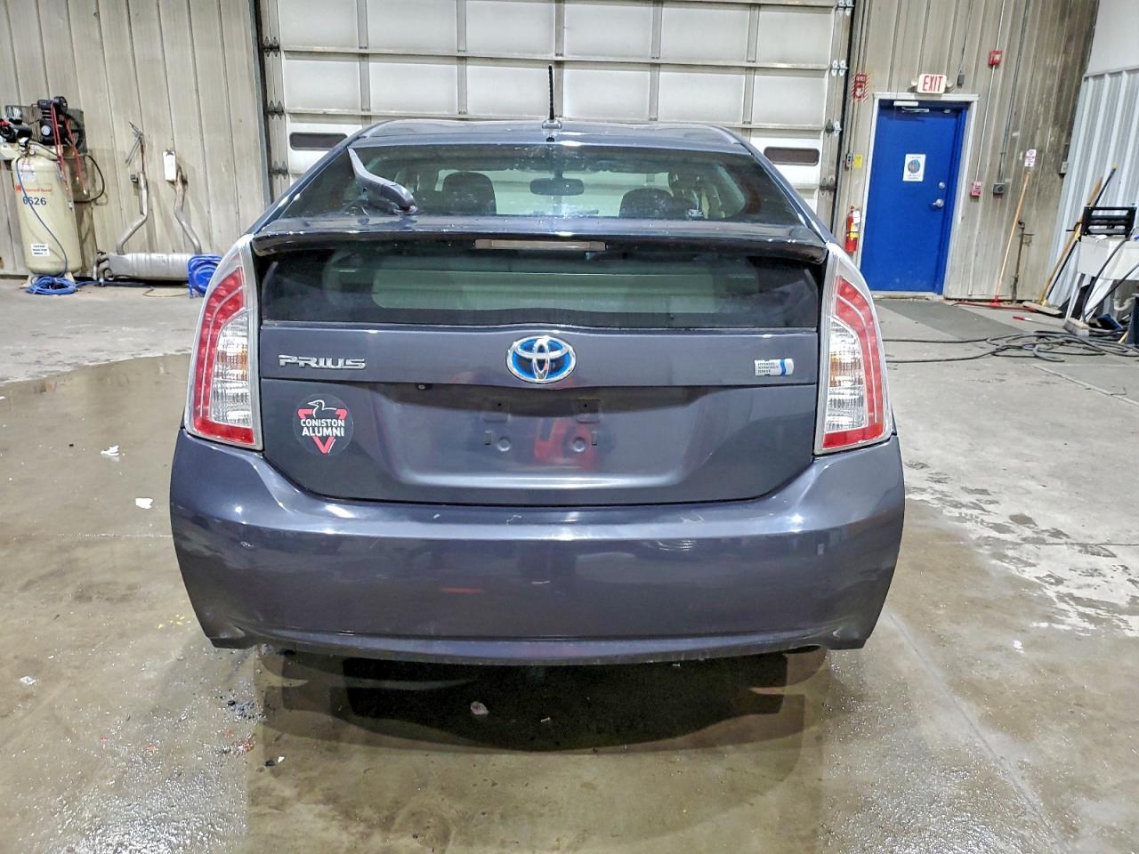2013 TOYOTA PRIUS FOUR photo 16
