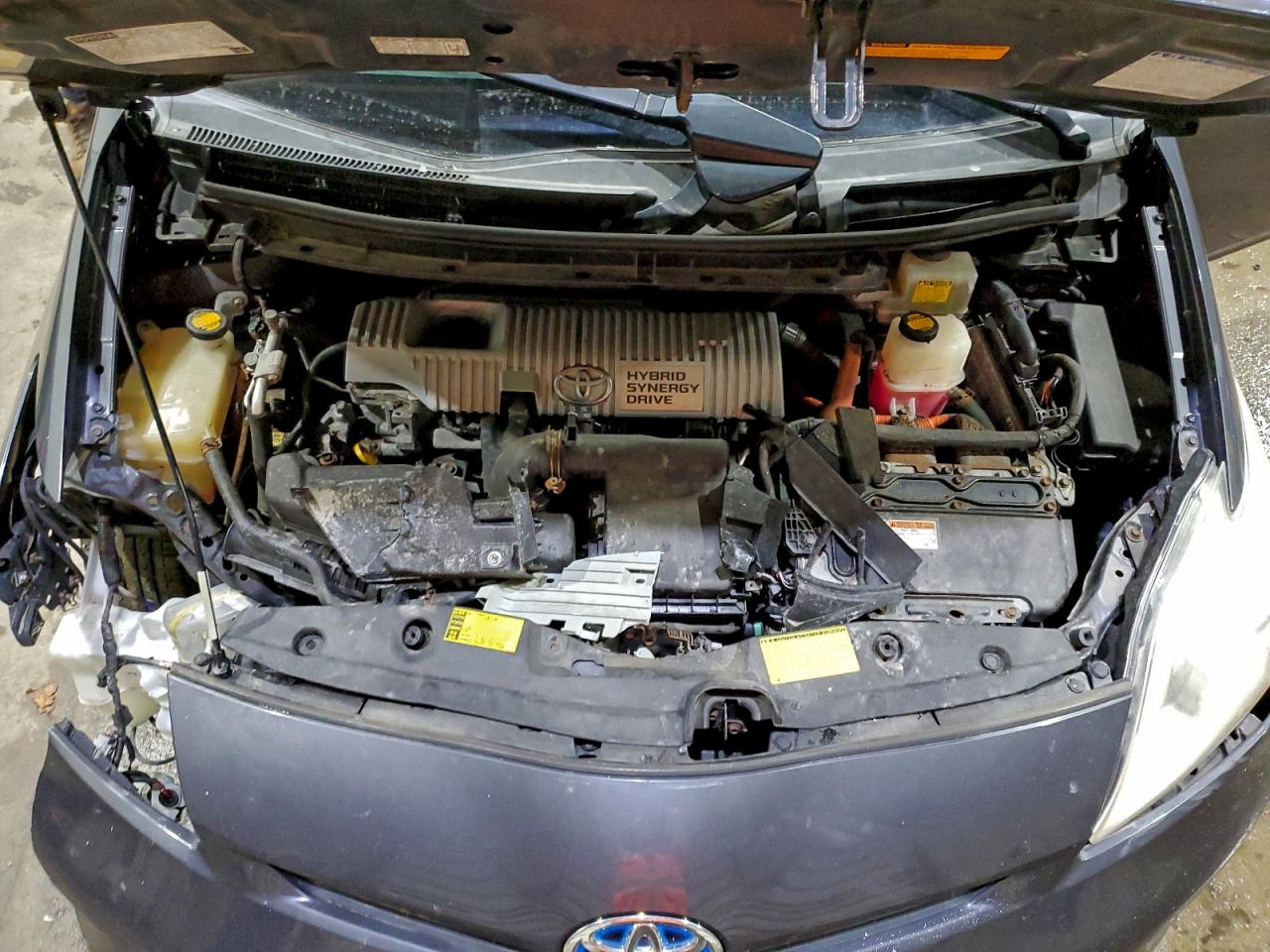 2013 TOYOTA PRIUS FOUR photo 31