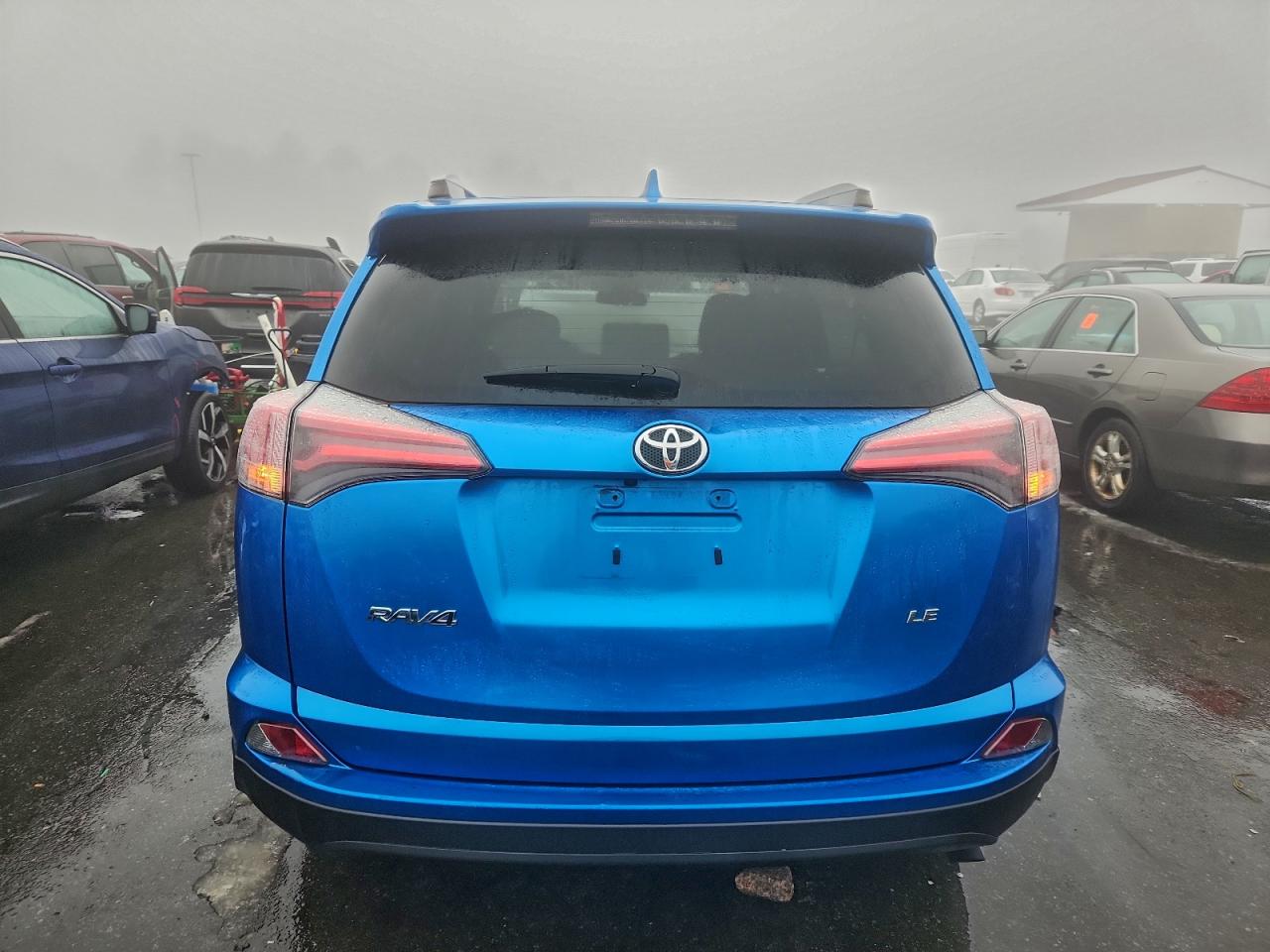 2018 TOYOTA RAV4 LE photo 6