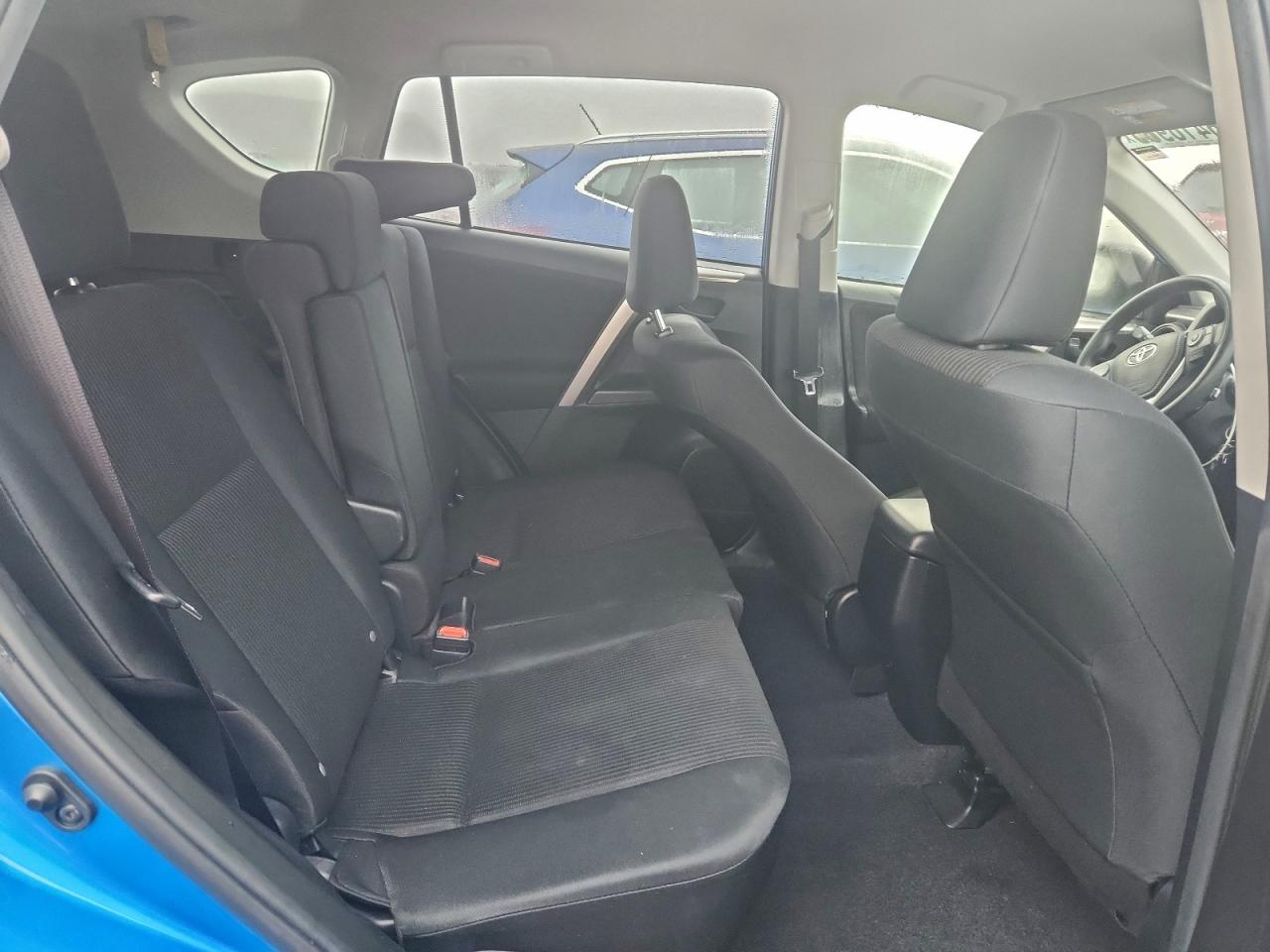 2018 TOYOTA RAV4 LE photo 11