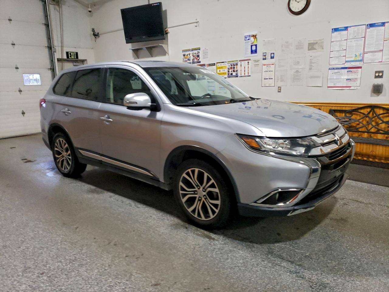 2017 MITSUBISHI OUTLANDER SE photo 4