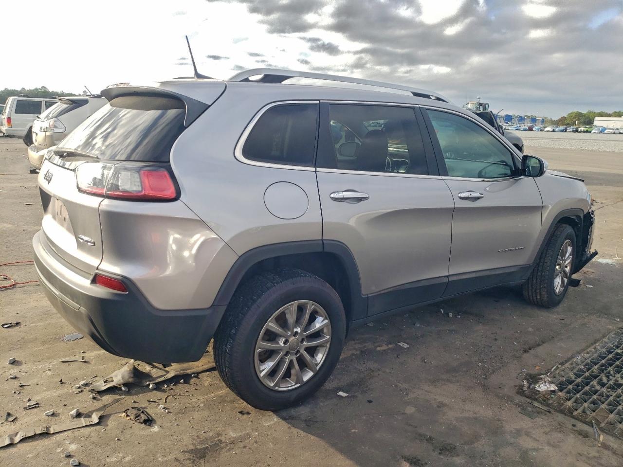 2019 JEEP CHEROKEE LATITUDE PLUS photo 3