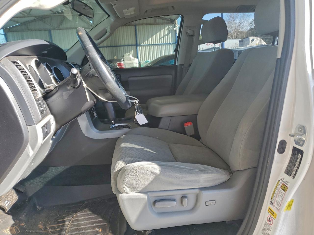 2017 TOYOTA SEQUOIA SR5 photo 7