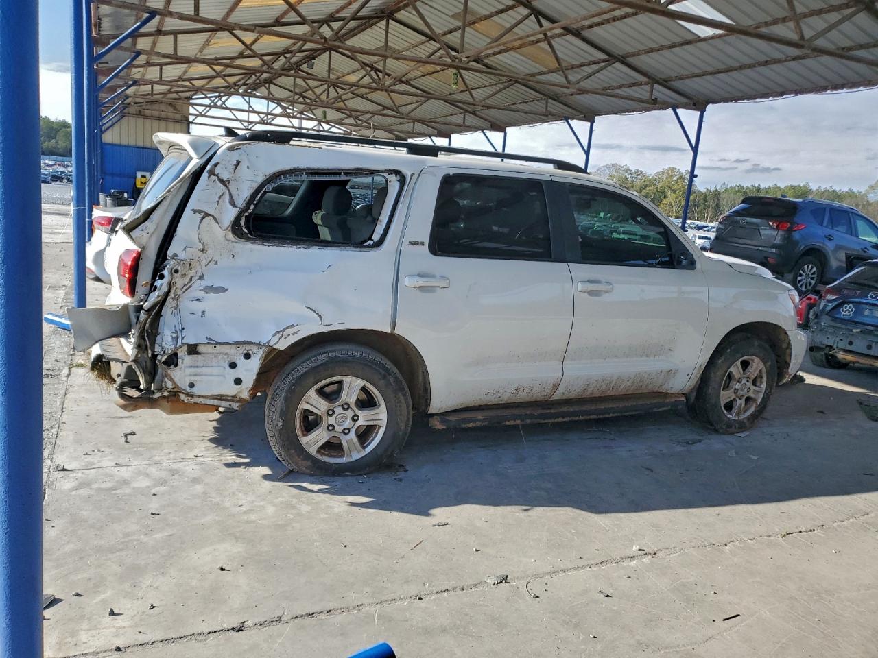 2017 TOYOTA SEQUOIA SR5 photo 3