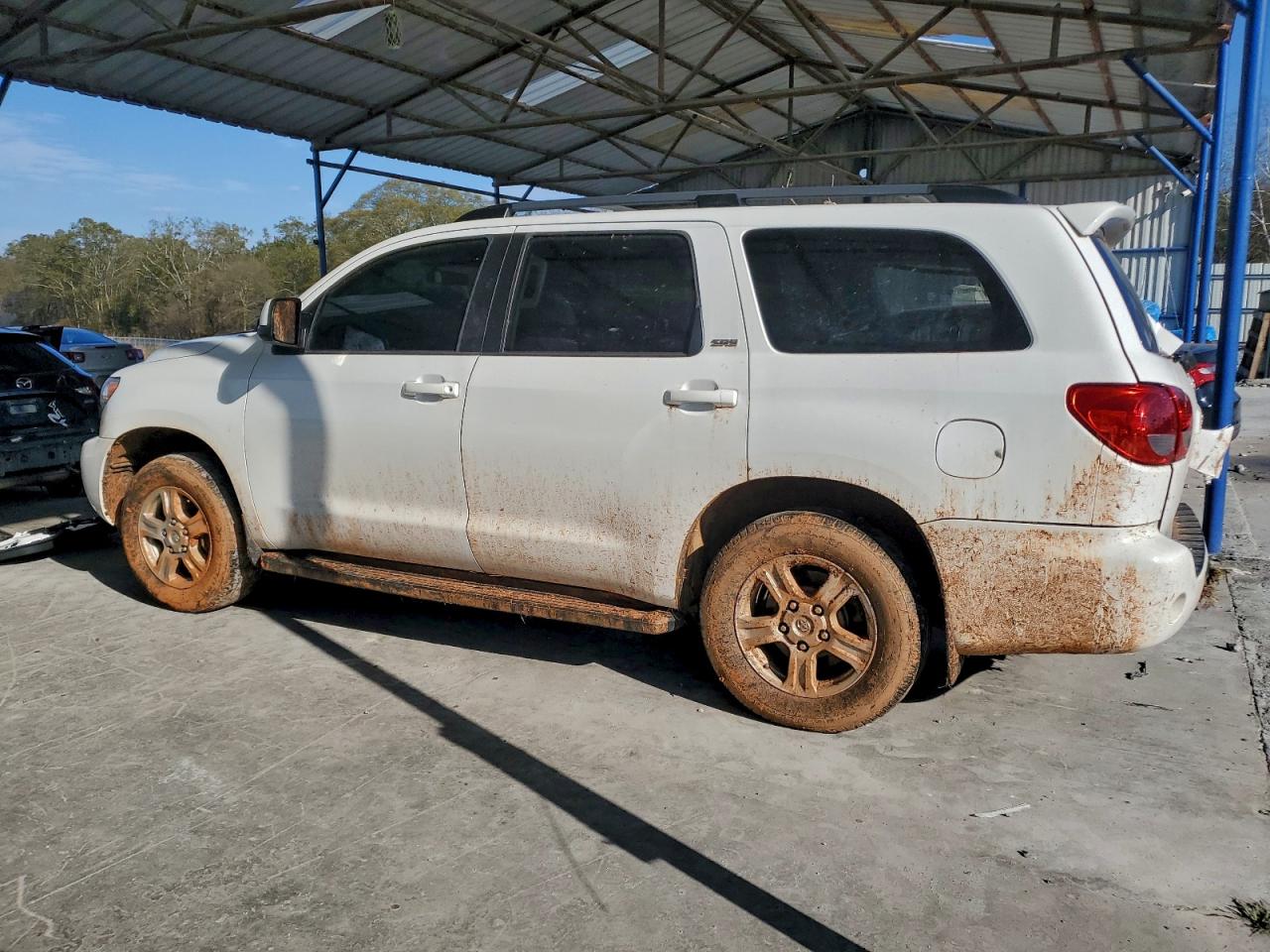 2017 TOYOTA SEQUOIA SR5 photo 2
