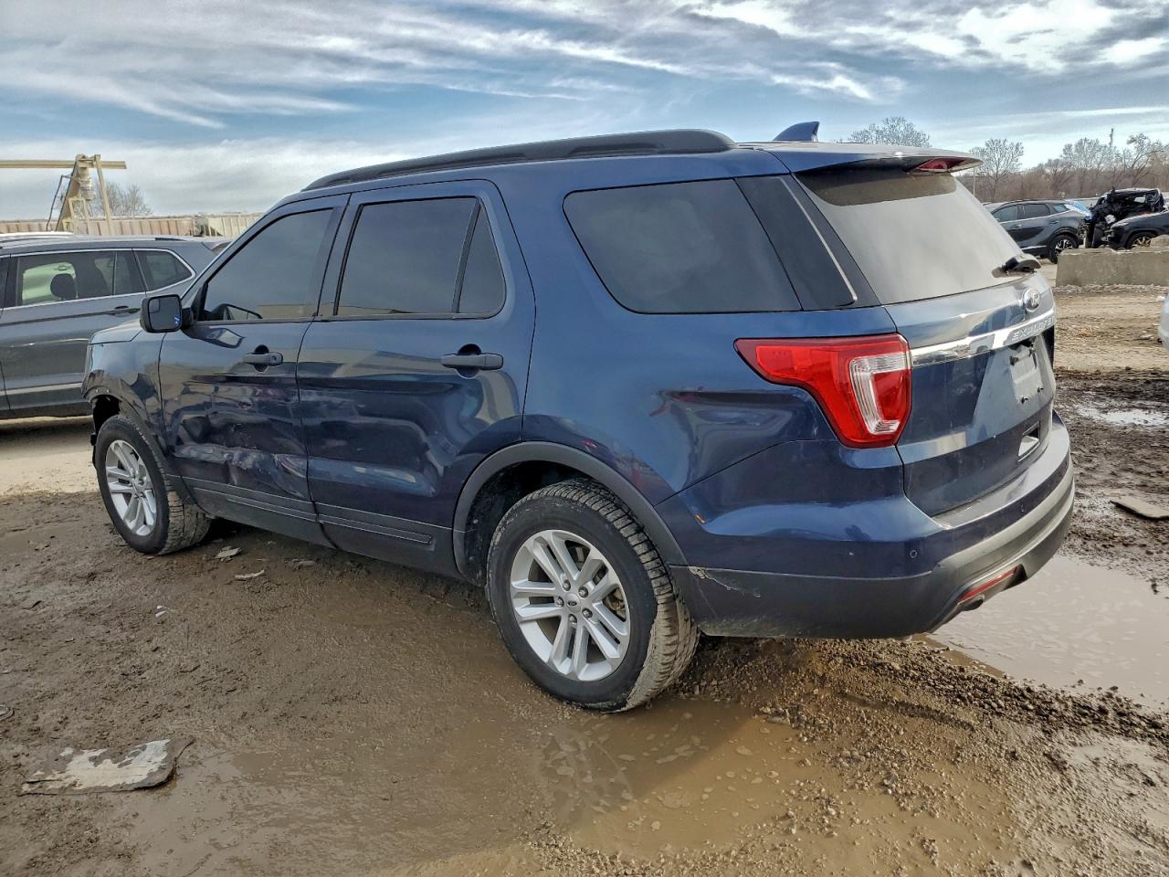 2016 FORD EXPLORER photo 2