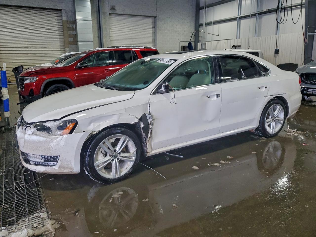 2014 VOLKSWAGEN PASSAT