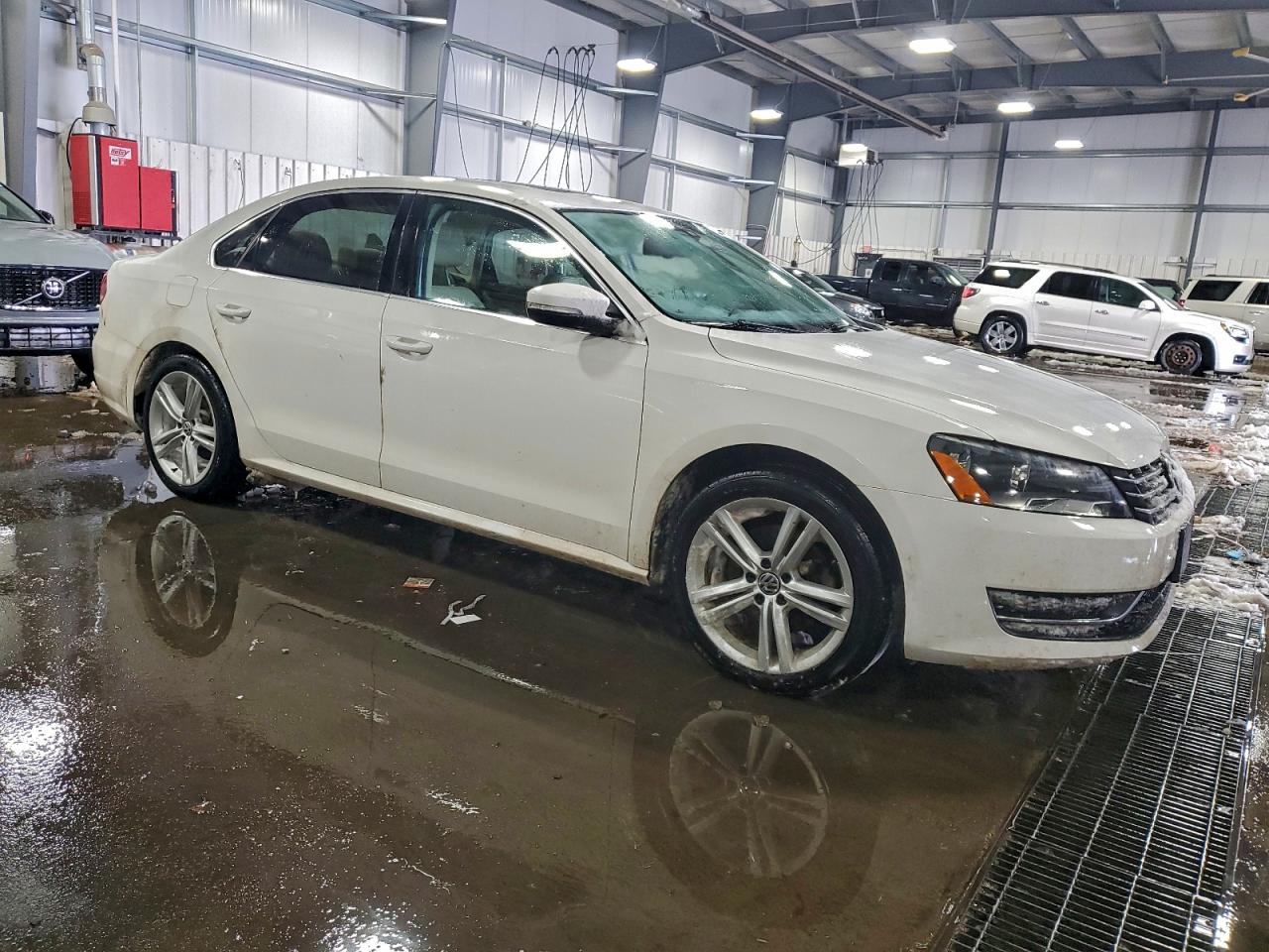 2014 VOLKSWAGEN PASSAT SE photo 4