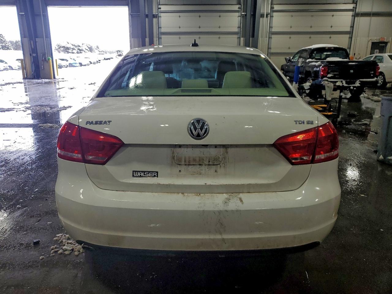 2014 VOLKSWAGEN PASSAT SE photo 6